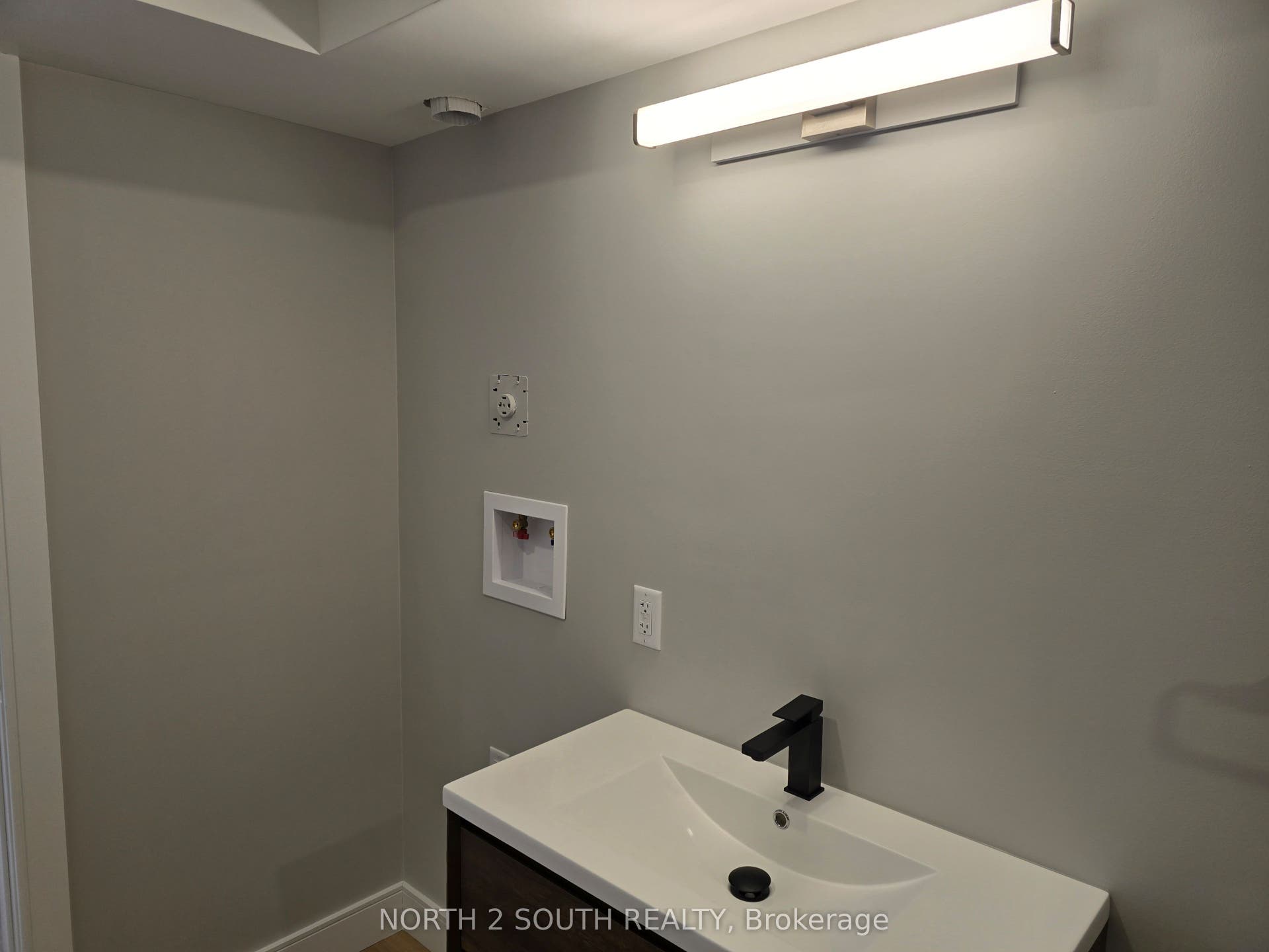 241 Darling Street, #1, Brantford, Brantford ON N3S 3X3 241 Darling Street, #1, Brantford, Brantford ON N3S 3X3