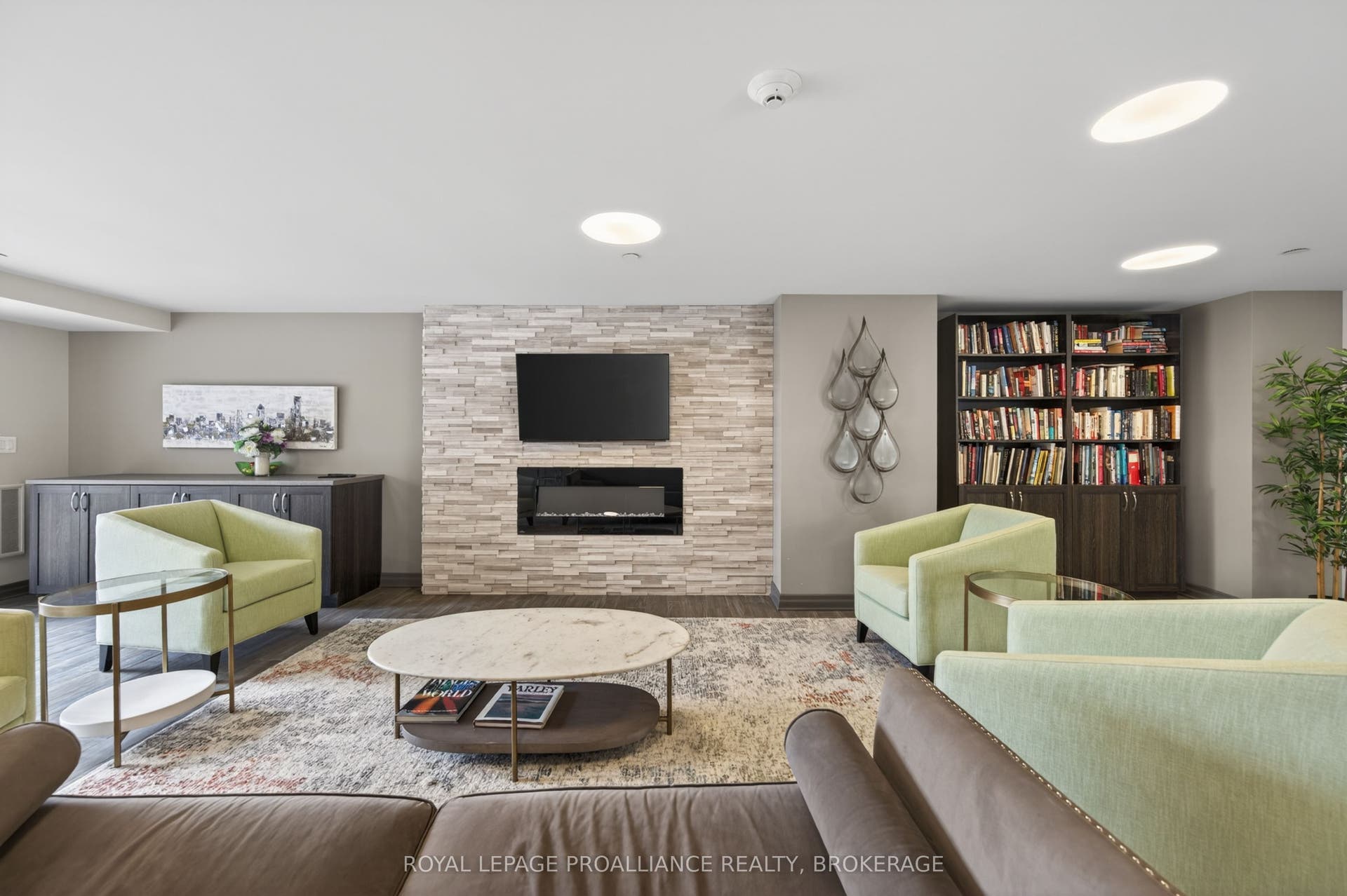 121 Queen Street, #A2, Kingston, Frontenac ON K7K 0G6