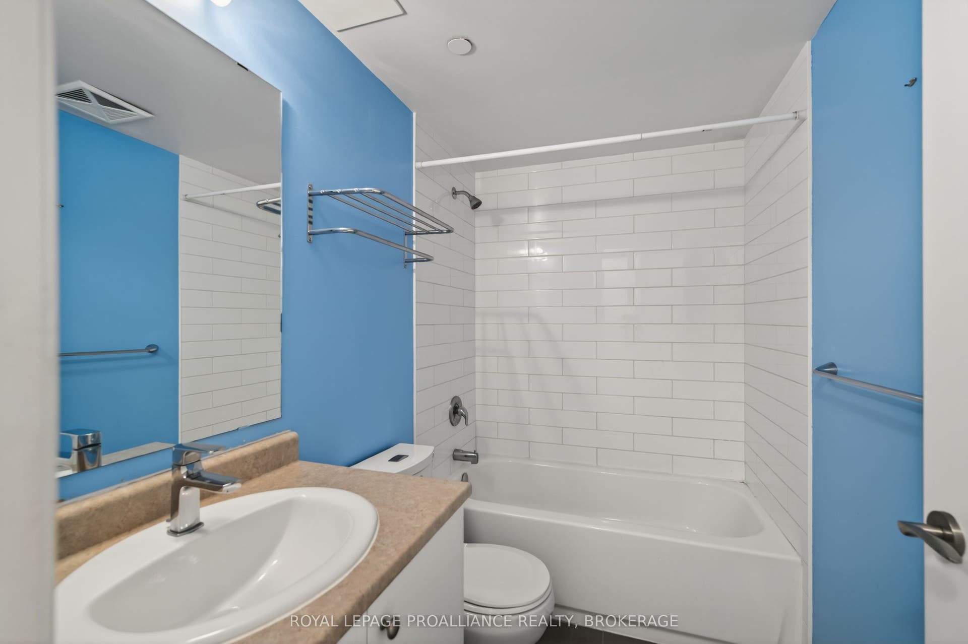 121 Queen Street, #A2, Kingston, Frontenac ON K7K 0G6