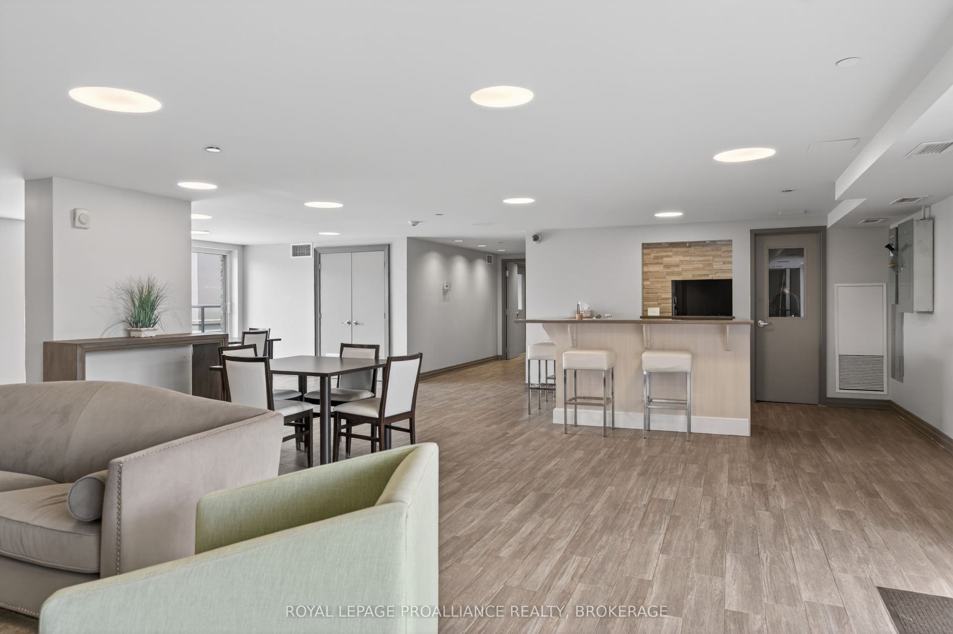 121 Queen Street, #A2, Kingston, Frontenac ON K7K 0G6