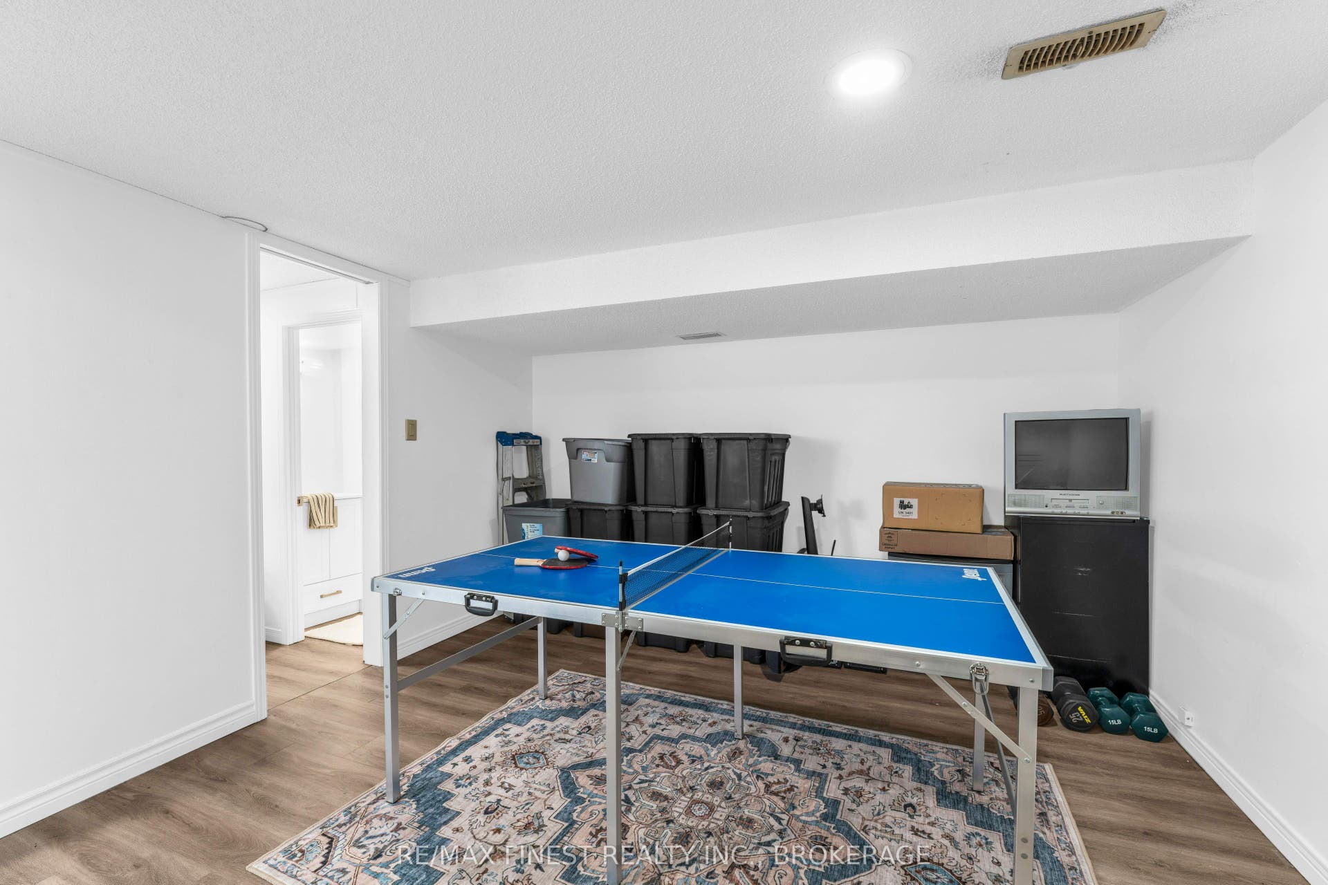 330 Meadowcrest Road, Kingston, Frontenac ON K7M 3S3 330 Meadowcrest Road, Kingston, Frontenac ON K7M 3S3