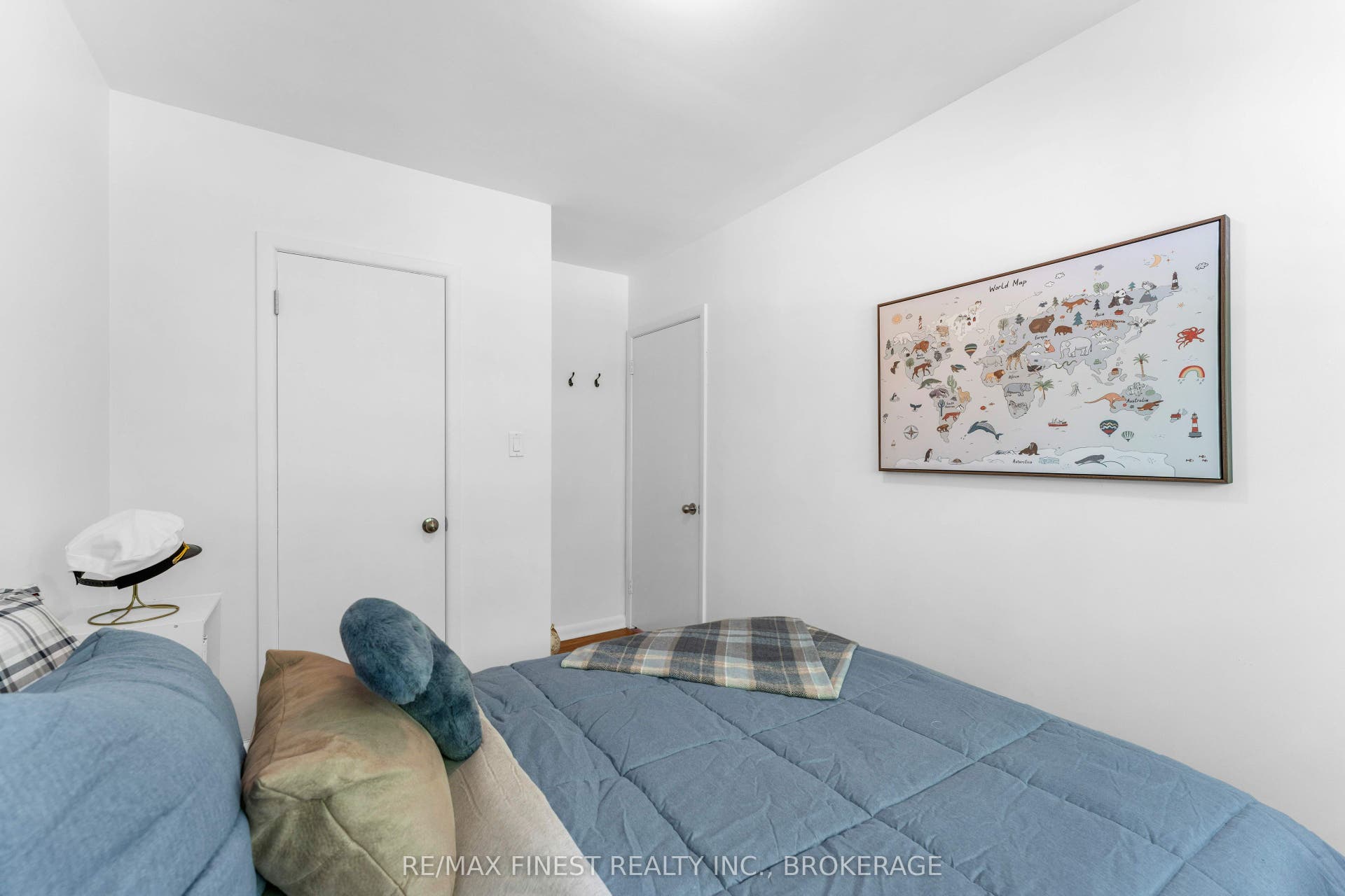 330 Meadowcrest Road, Kingston, Frontenac ON K7M 3S3 330 Meadowcrest Road, Kingston, Frontenac ON K7M 3S3