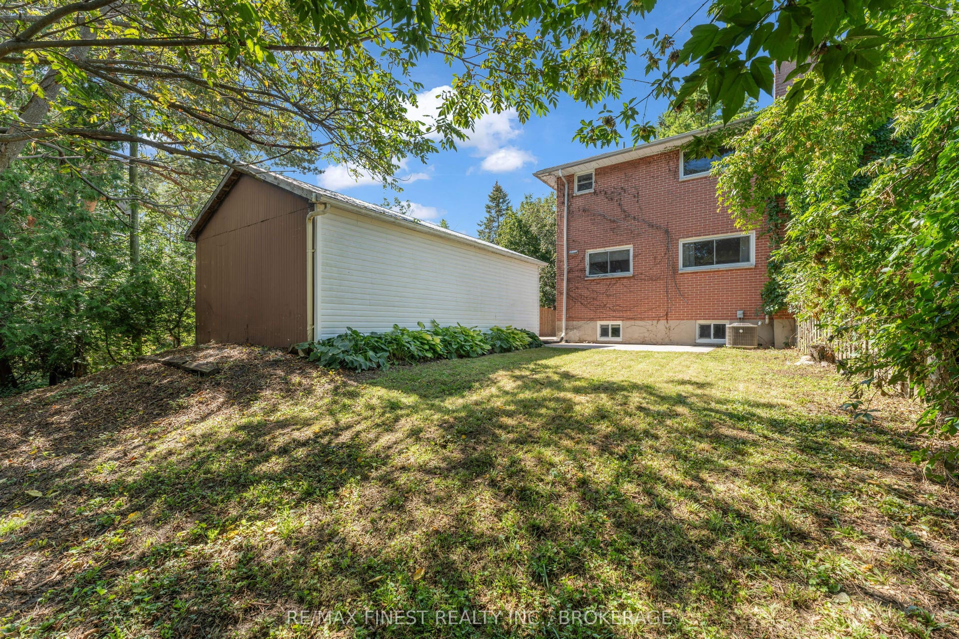 330 Meadowcrest Road, Kingston, Frontenac ON K7M 3S3 330 Meadowcrest Road, Kingston, Frontenac ON K7M 3S3