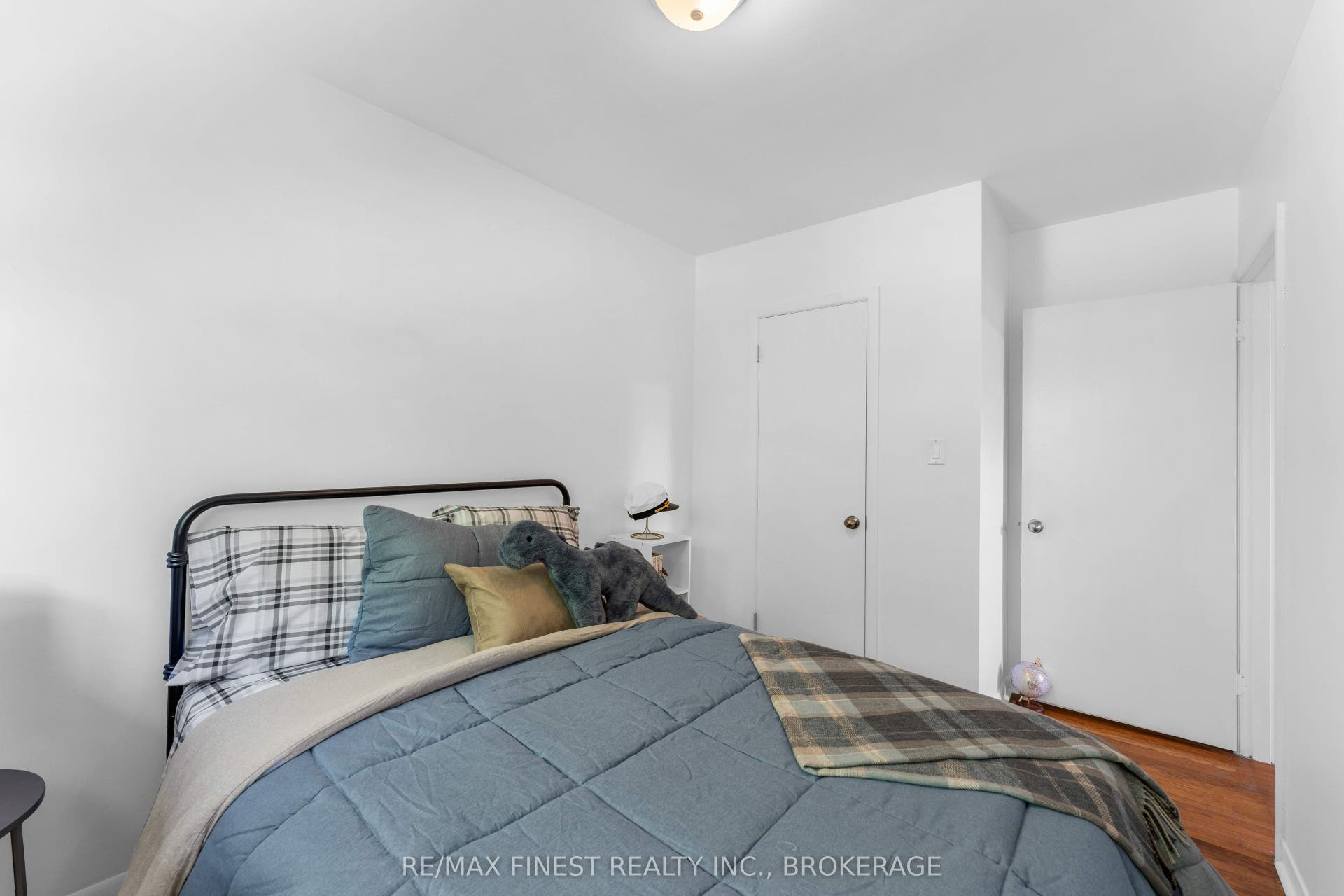 330 Meadowcrest Road, Kingston, Frontenac ON K7M 3S3 330 Meadowcrest Road, Kingston, Frontenac ON K7M 3S3