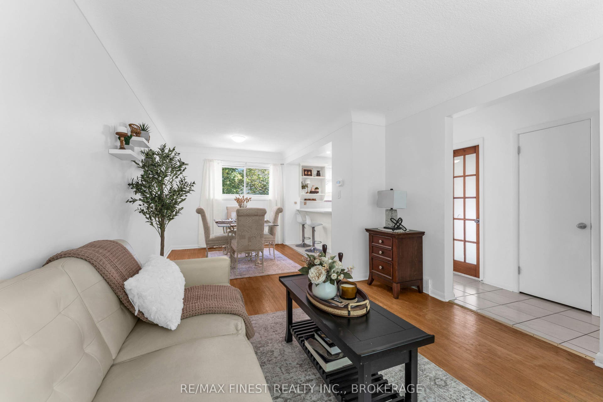 330 Meadowcrest Road, Kingston, Frontenac ON K7M 3S3 330 Meadowcrest Road, Kingston, Frontenac ON K7M 3S3