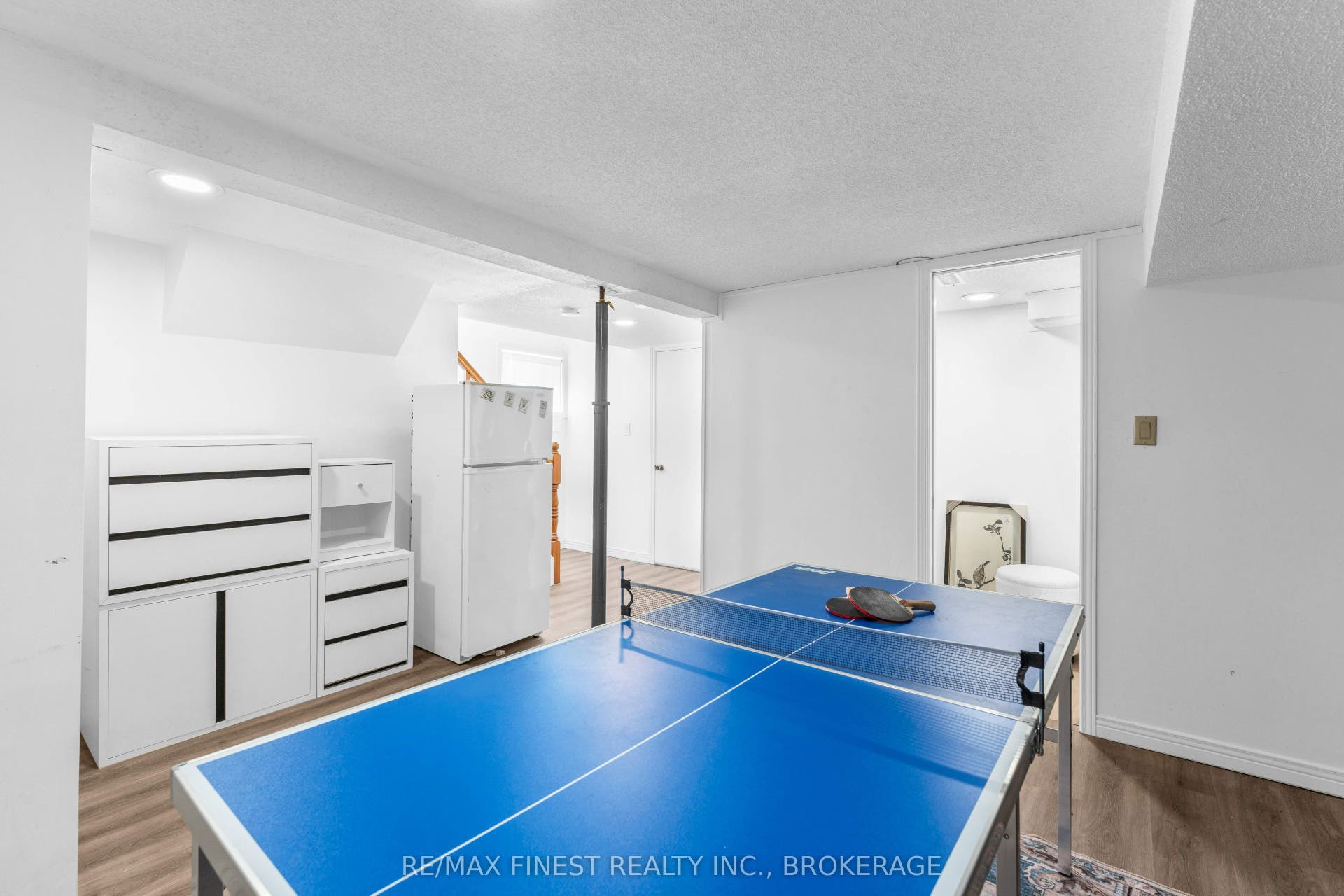 330 Meadowcrest Road, Kingston, Frontenac ON K7M 3S3 330 Meadowcrest Road, Kingston, Frontenac ON K7M 3S3