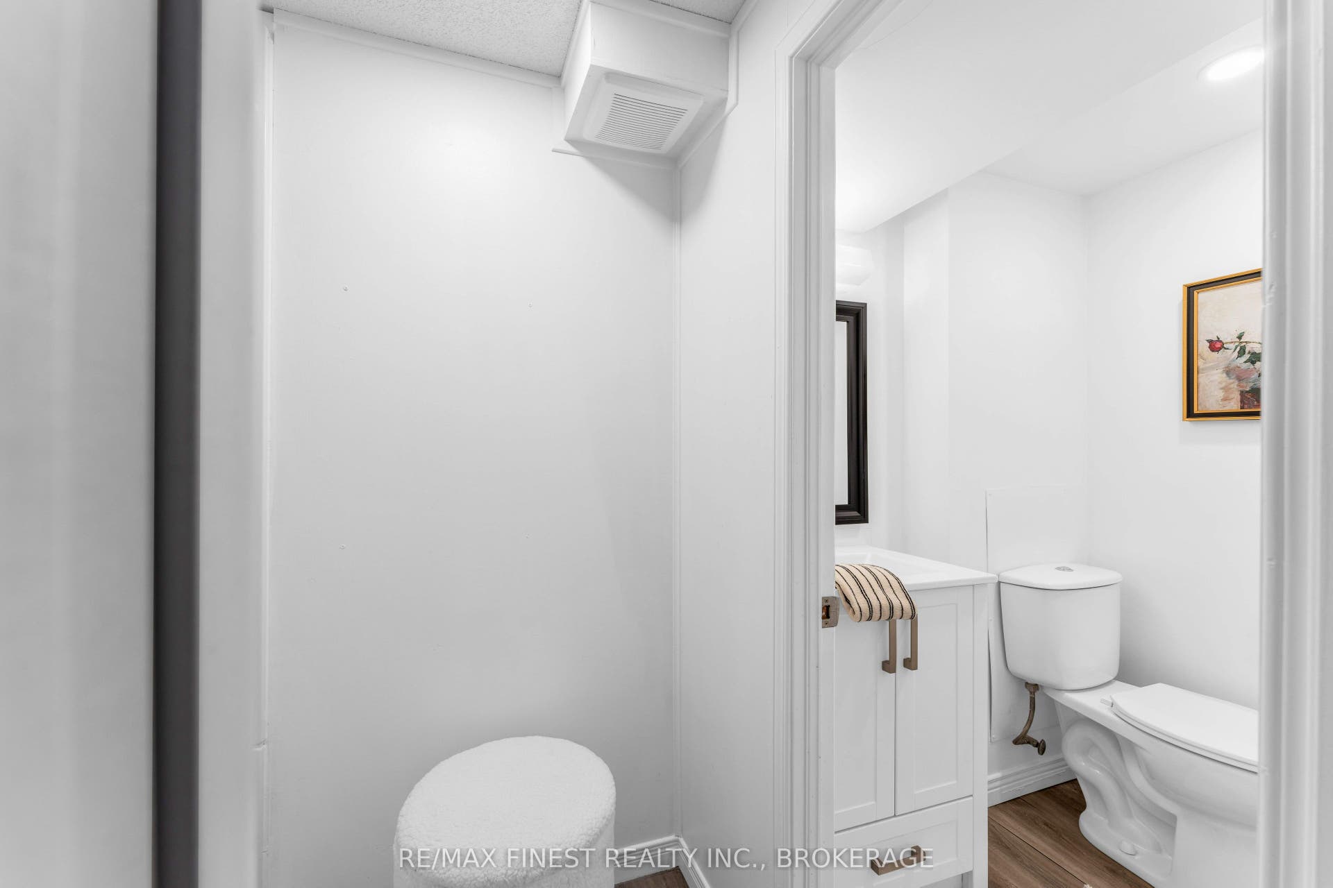 330 Meadowcrest Road, Kingston, Frontenac ON K7M 3S3 330 Meadowcrest Road, Kingston, Frontenac ON K7M 3S3