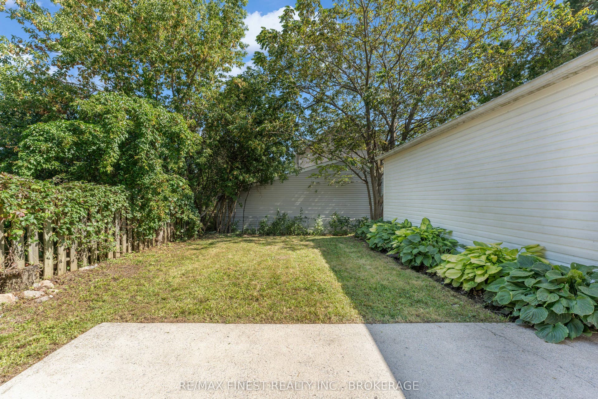 330 Meadowcrest Road, Kingston, Frontenac ON K7M 3S3 330 Meadowcrest Road, Kingston, Frontenac ON K7M 3S3