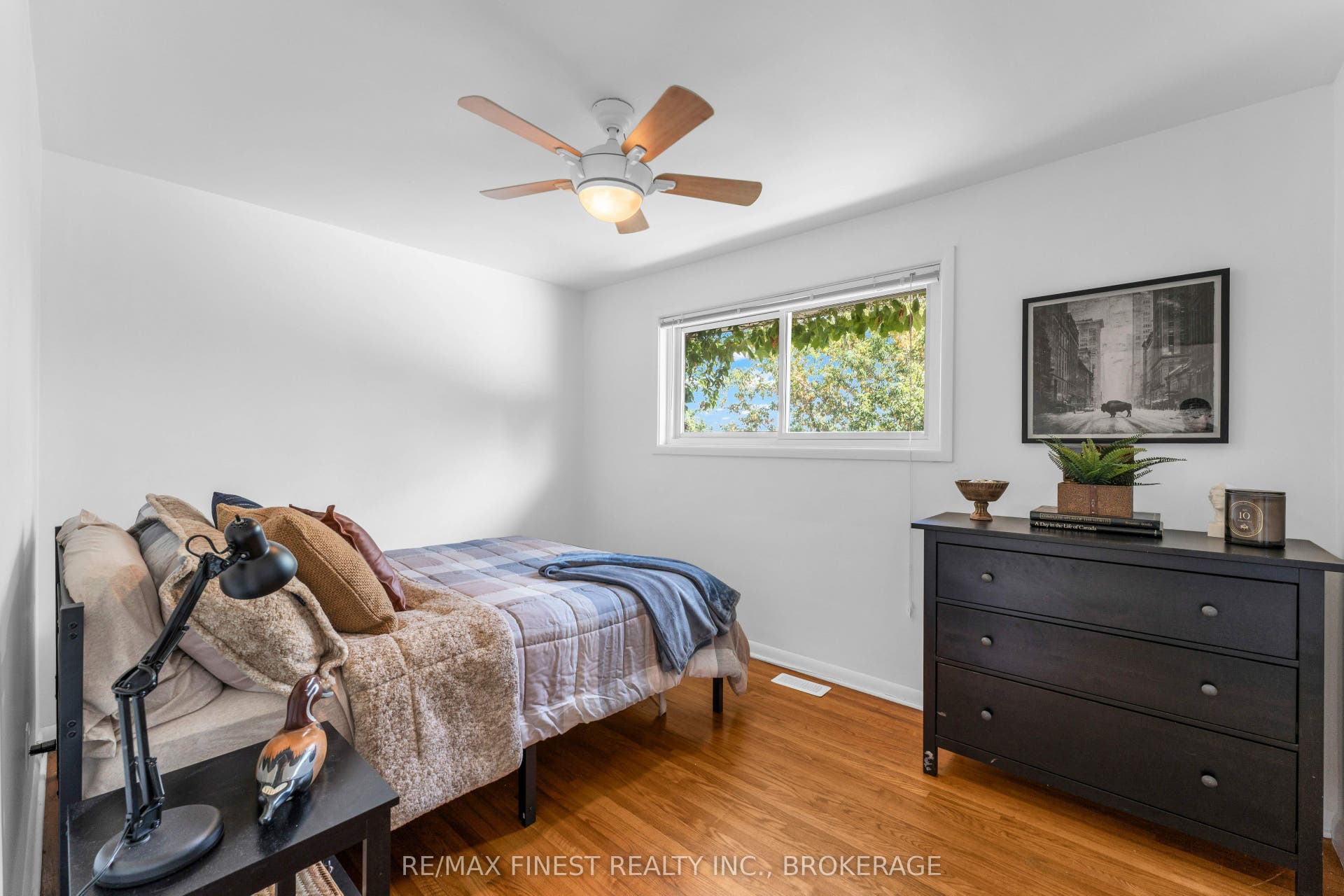 330 Meadowcrest Road, Kingston, Frontenac ON K7M 3S3 330 Meadowcrest Road, Kingston, Frontenac ON K7M 3S3
