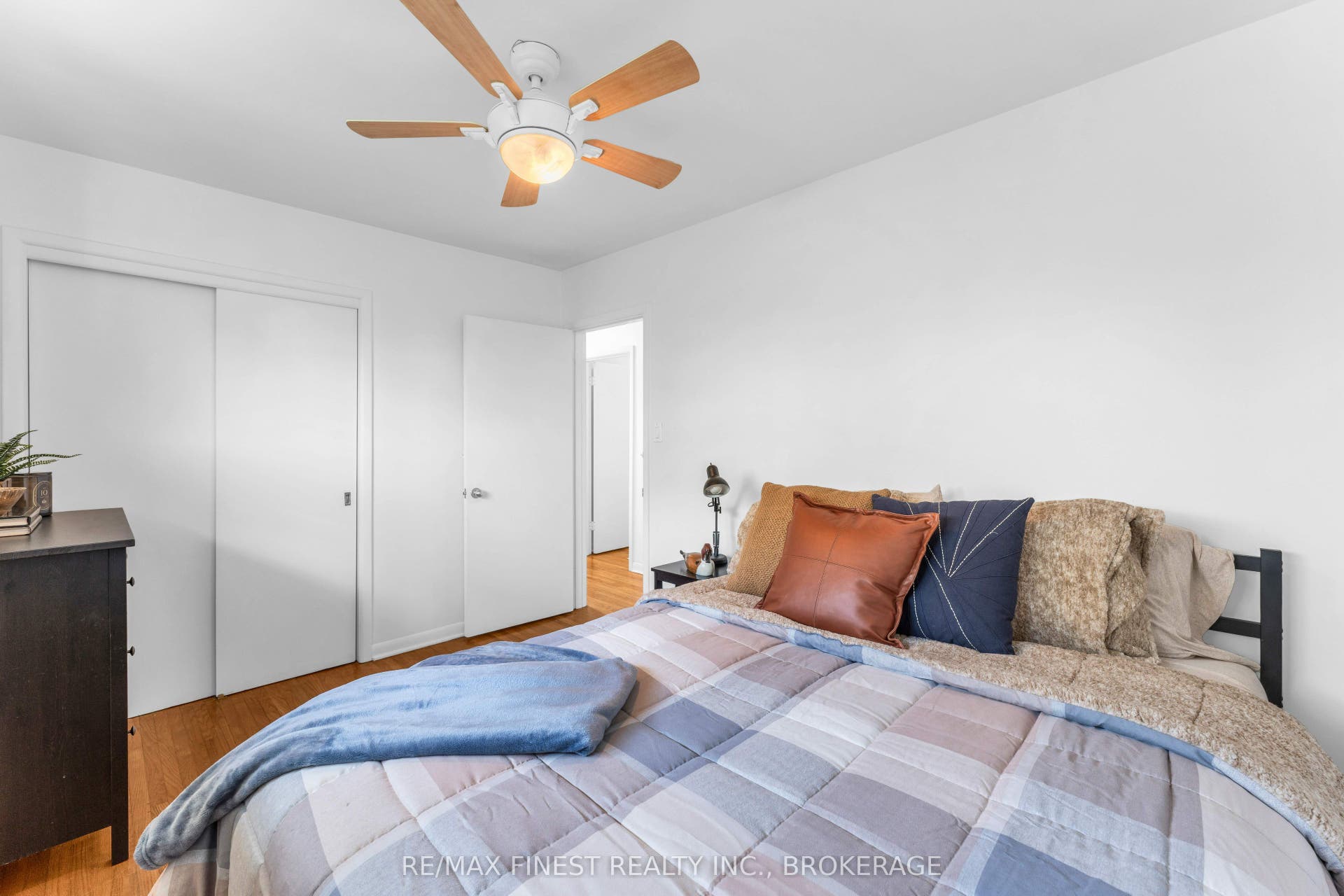 330 Meadowcrest Road, Kingston, Frontenac ON K7M 3S3 330 Meadowcrest Road, Kingston, Frontenac ON K7M 3S3