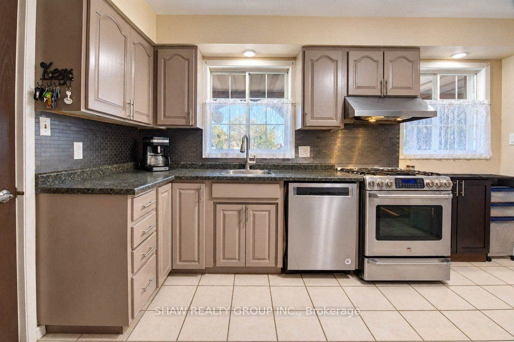 1370 Thorman Place, Cambridge, Waterloo ON N3H 4K5 1370 Thorman Place, Cambridge, Waterloo ON N3H 4K5