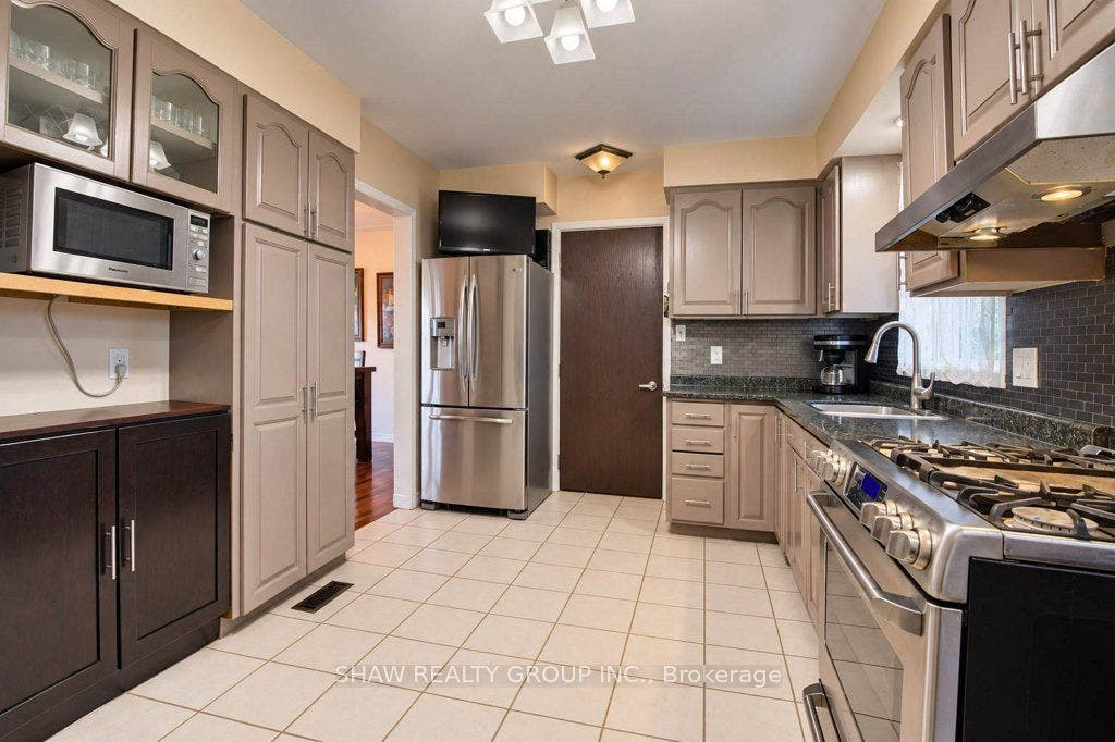 1370 Thorman Place, Cambridge, Waterloo ON N3H 4K5 1370 Thorman Place, Cambridge, Waterloo ON N3H 4K5