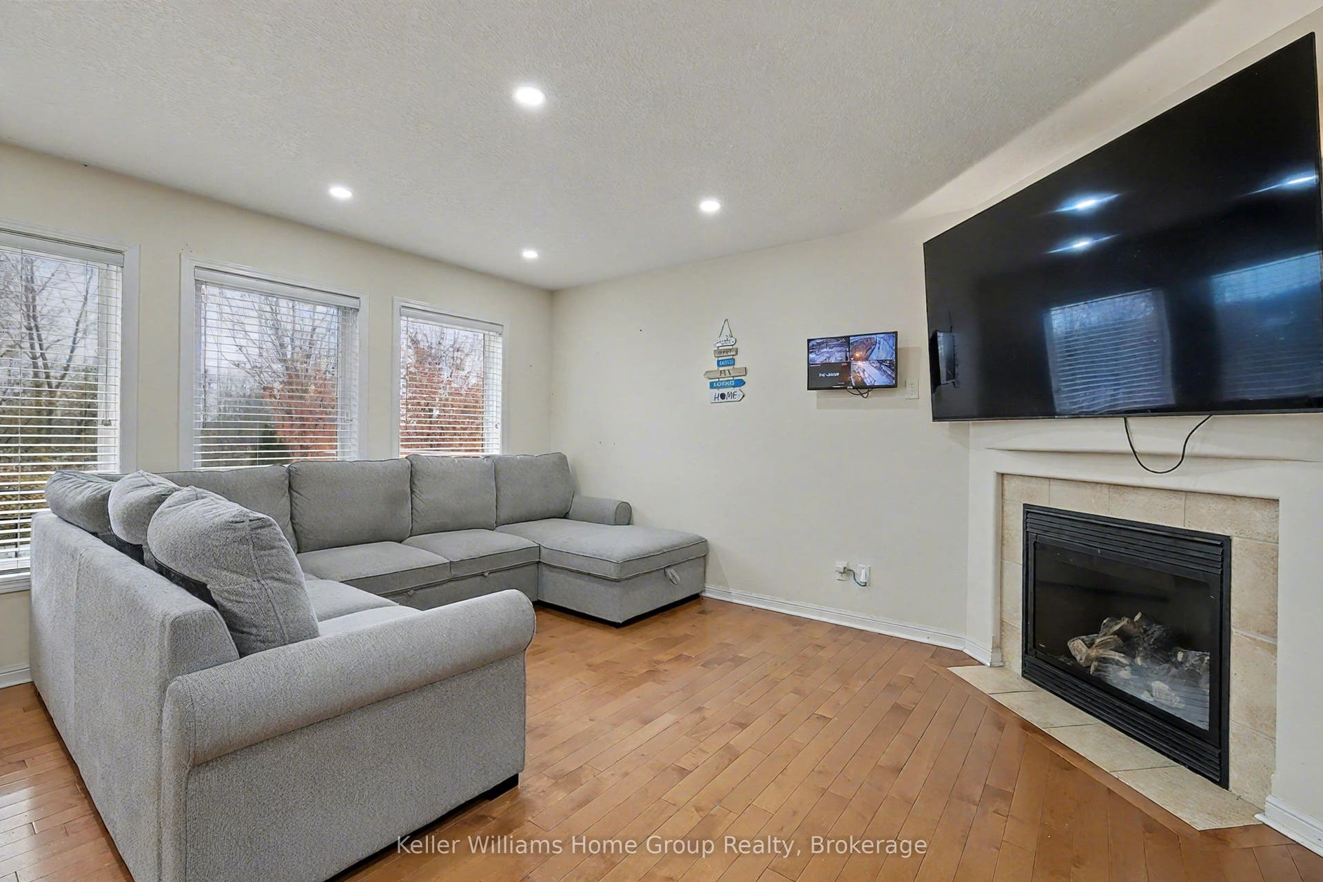 24 Baintree Way, #Upper, Cambridge, Waterloo ON N1T 2H3 24 Baintree Way, #Upper, Cambridge, Waterloo ON N1T 2H3