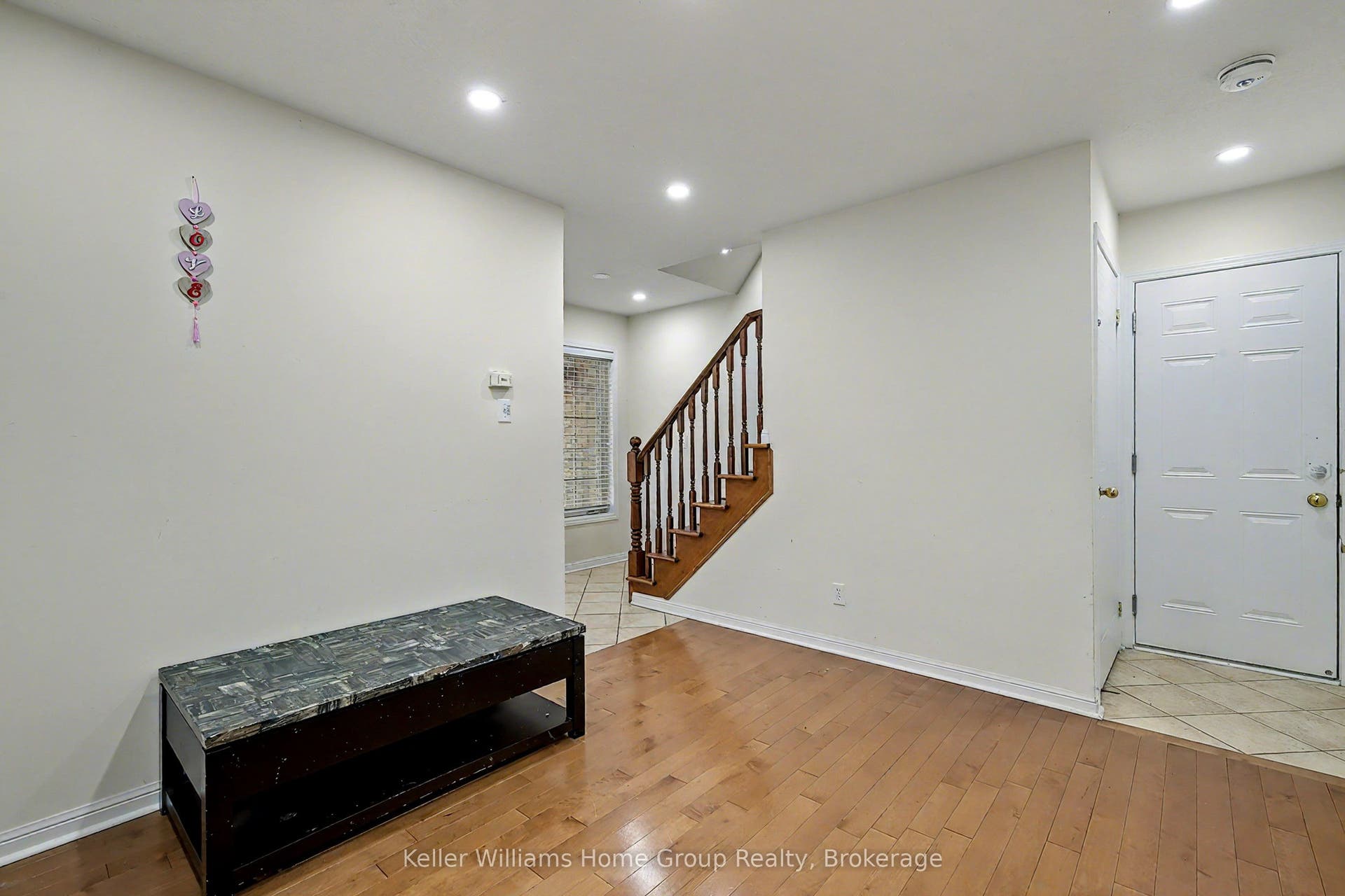 24 Baintree Way, #Upper, Cambridge, Waterloo ON N1T 2H3 24 Baintree Way, #Upper, Cambridge, Waterloo ON N1T 2H3