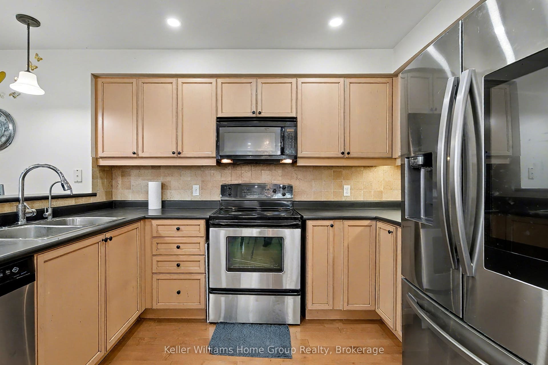 24 Baintree Way, #Upper, Cambridge, Waterloo ON N1T 2H3 24 Baintree Way, #Upper, Cambridge, Waterloo ON N1T 2H3