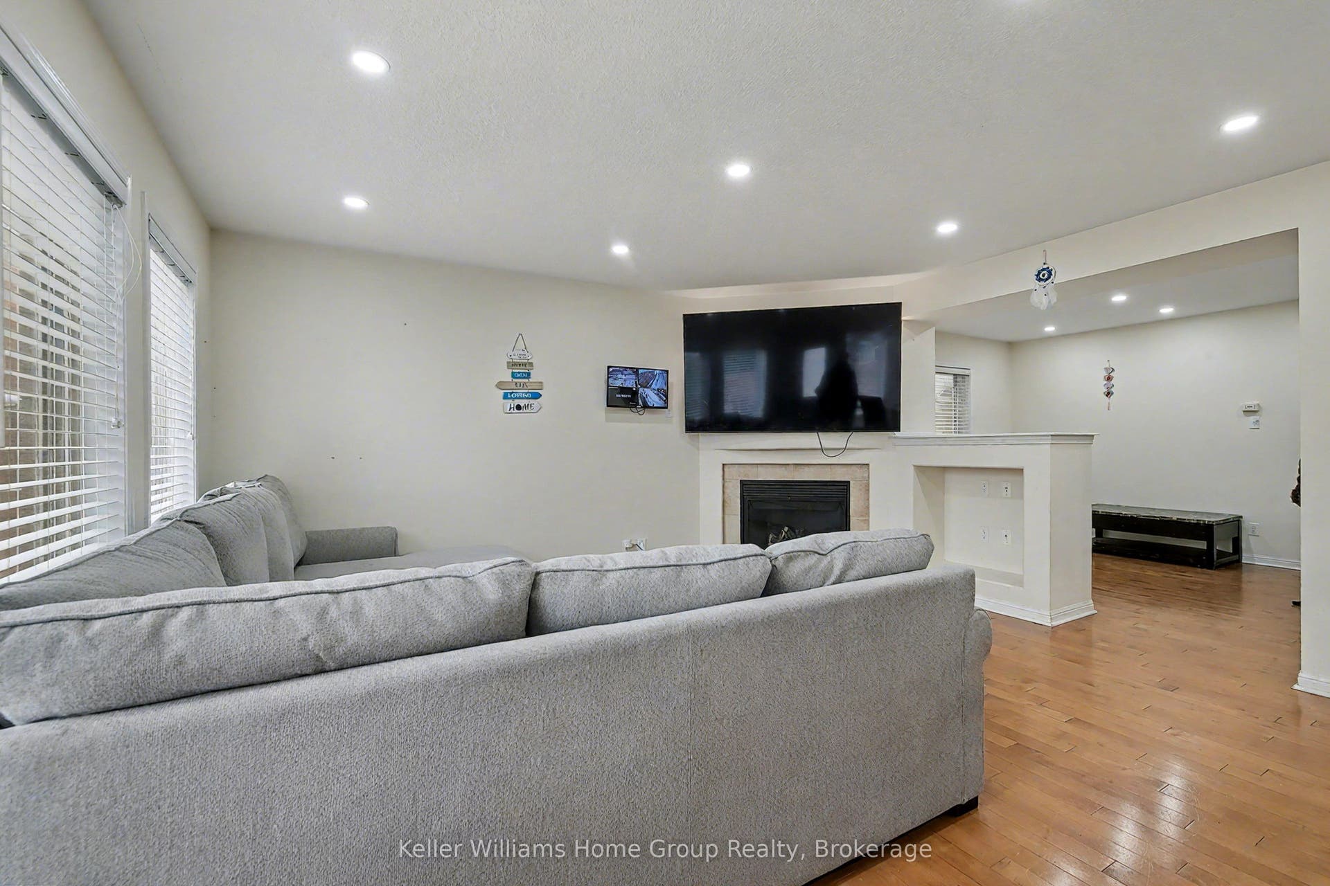 24 Baintree Way, #Upper, Cambridge, Waterloo ON N1T 2H3 24 Baintree Way, #Upper, Cambridge, Waterloo ON N1T 2H3