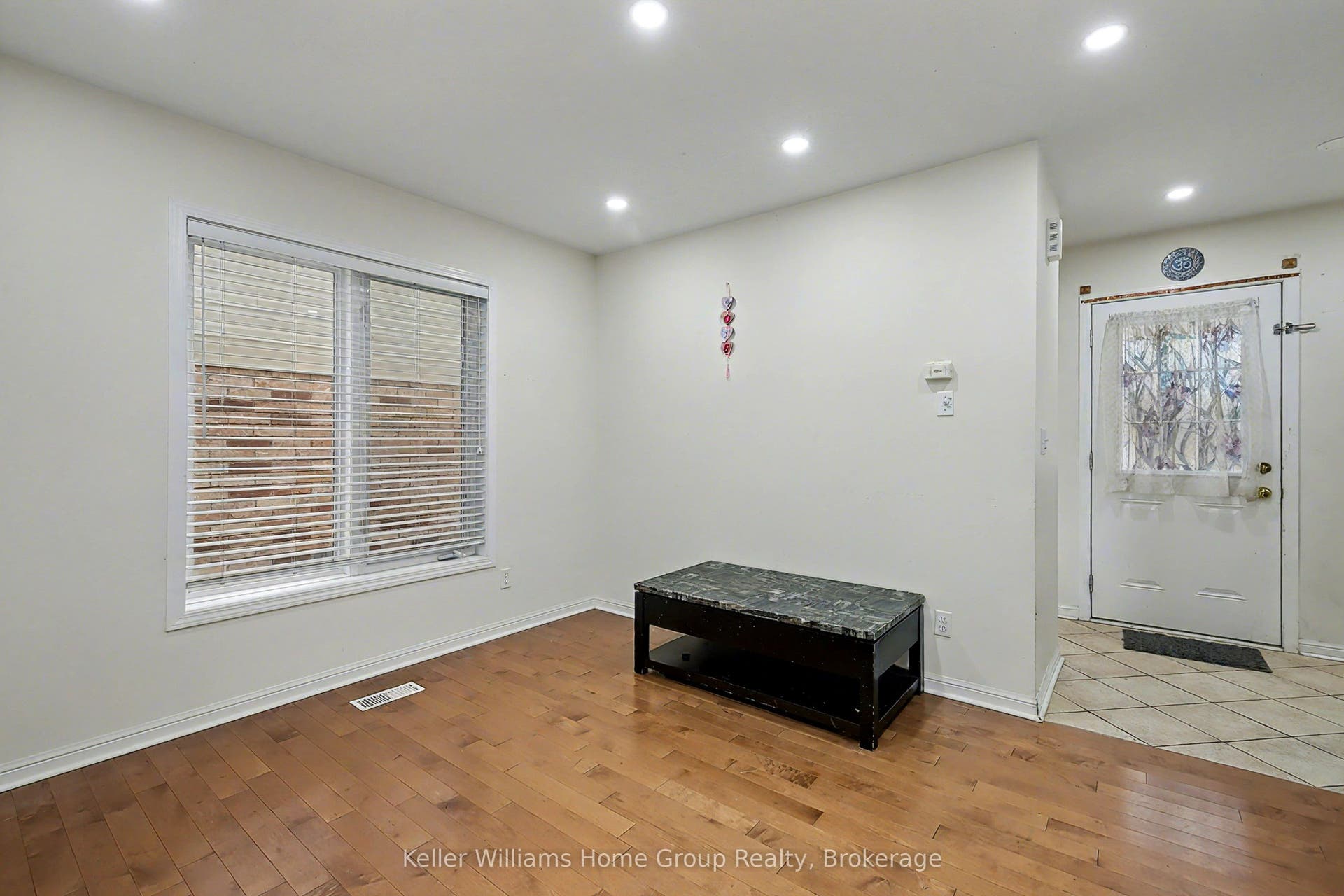24 Baintree Way, #Upper, Cambridge, Waterloo ON N1T 2H3 24 Baintree Way, #Upper, Cambridge, Waterloo ON N1T 2H3