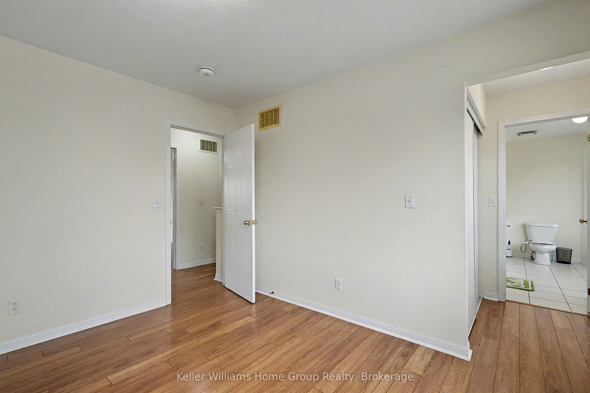 24 Baintree Way, #Upper, Cambridge, Waterloo ON N1T 2H3 24 Baintree Way, #Upper, Cambridge, Waterloo ON N1T 2H3