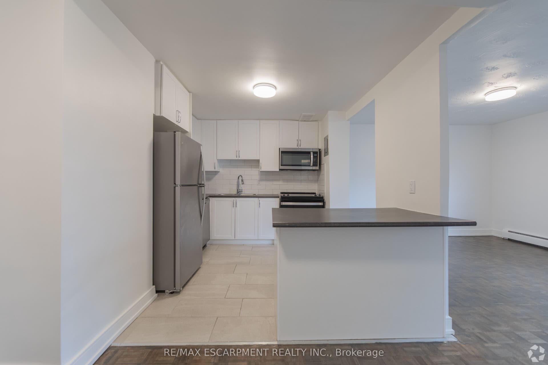 285 Erb Street W, #809, Waterloo, Waterloo ON N2L 1W4 285 Erb Street W, #809, Waterloo, Waterloo ON N2L 1W4