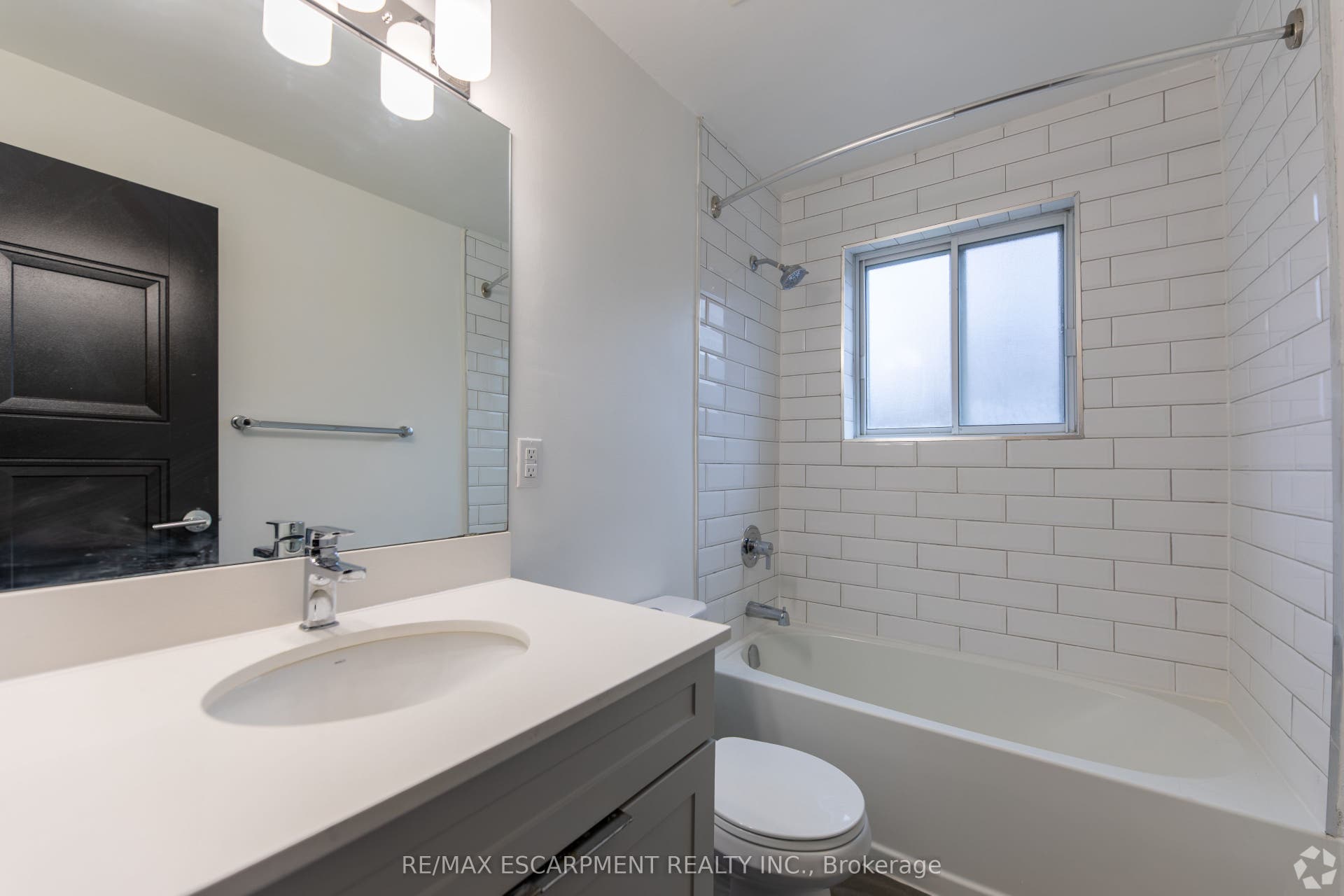 285 Erb Street W, #809, Waterloo, Waterloo ON N2L 1W4 285 Erb Street W, #809, Waterloo, Waterloo ON N2L 1W4