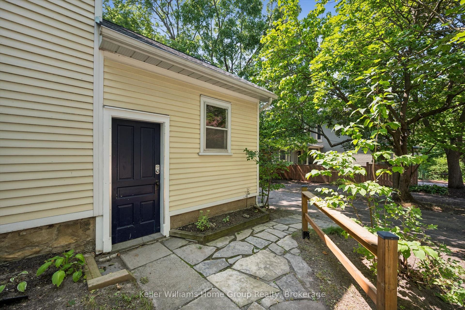 129 Suffolk Street W, Guelph, Wellington ON N1H 2J6 129 Suffolk Street W, Guelph, Wellington ON N1H 2J6