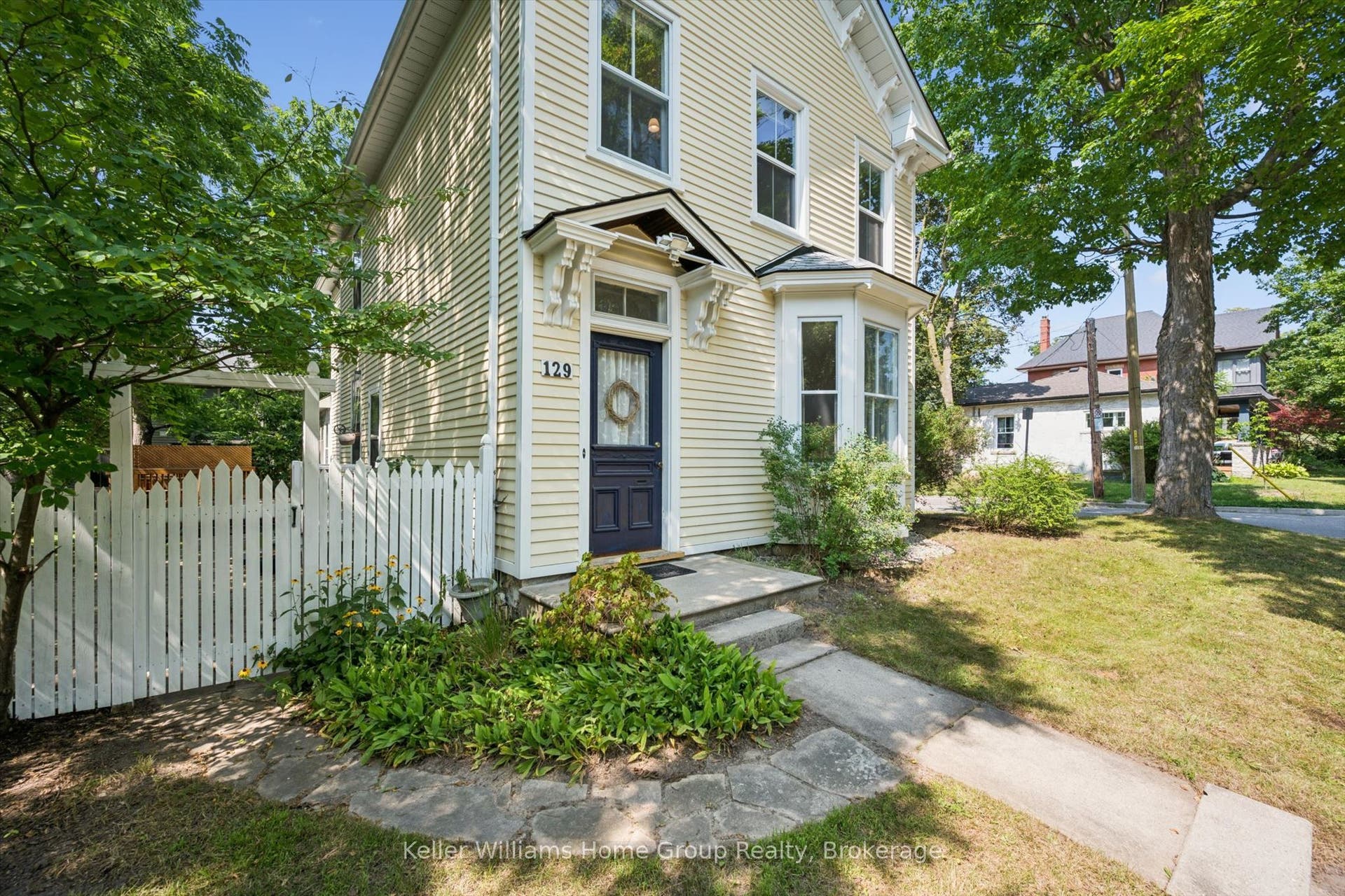 129 Suffolk Street W, Guelph, Wellington ON N1H 2J6 129 Suffolk Street W, Guelph, Wellington ON N1H 2J6