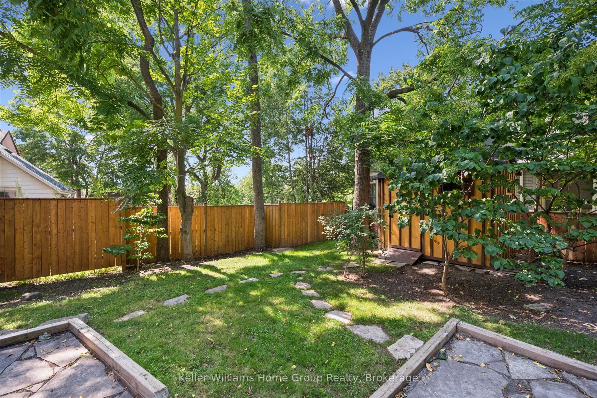 129 Suffolk Street W, Guelph, Wellington ON N1H 2J6 129 Suffolk Street W, Guelph, Wellington ON N1H 2J6