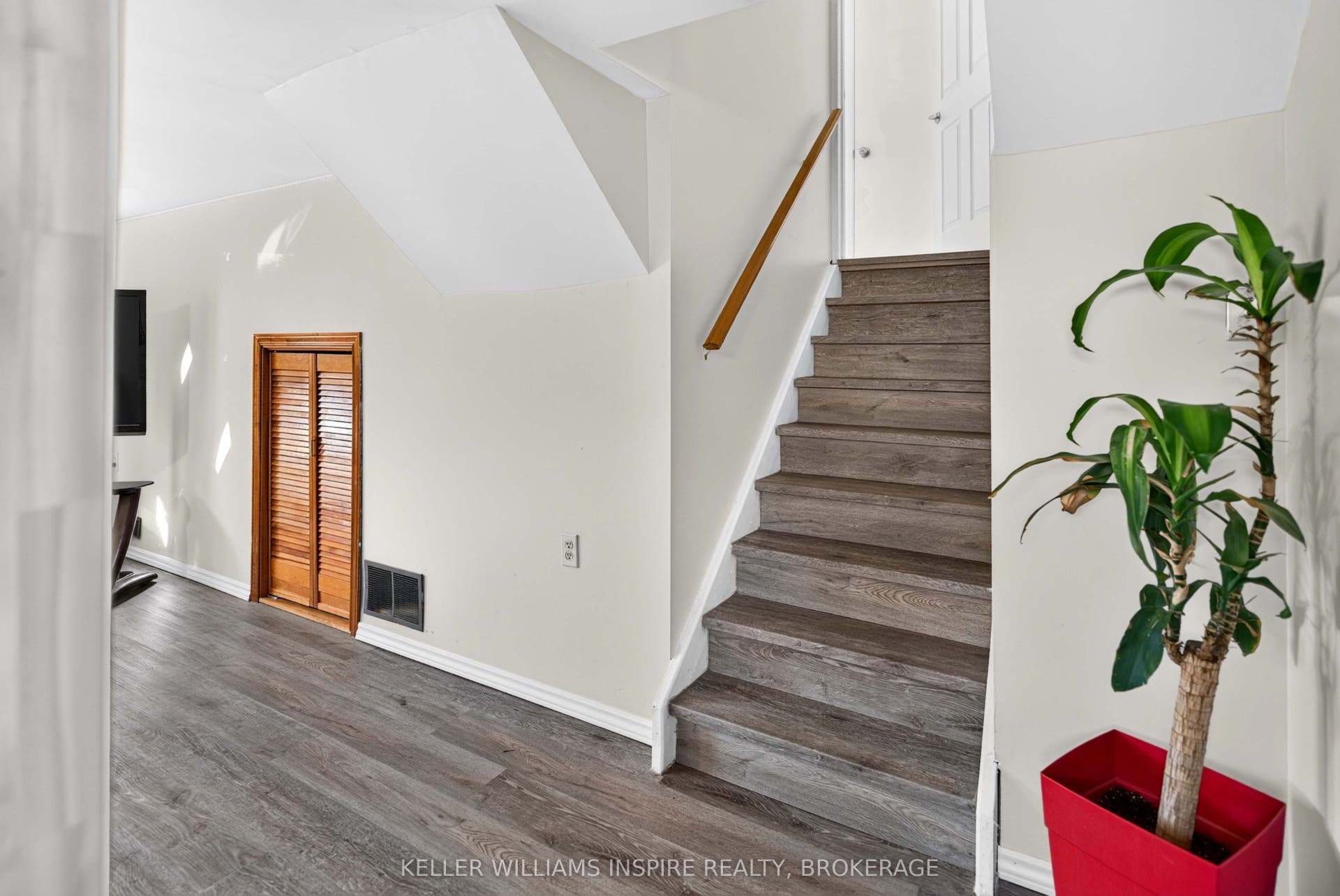 896 Mona Drive, Kingston, Frontenac ON K7P 2H7 896 Mona Drive, Kingston, Frontenac ON K7P 2H7