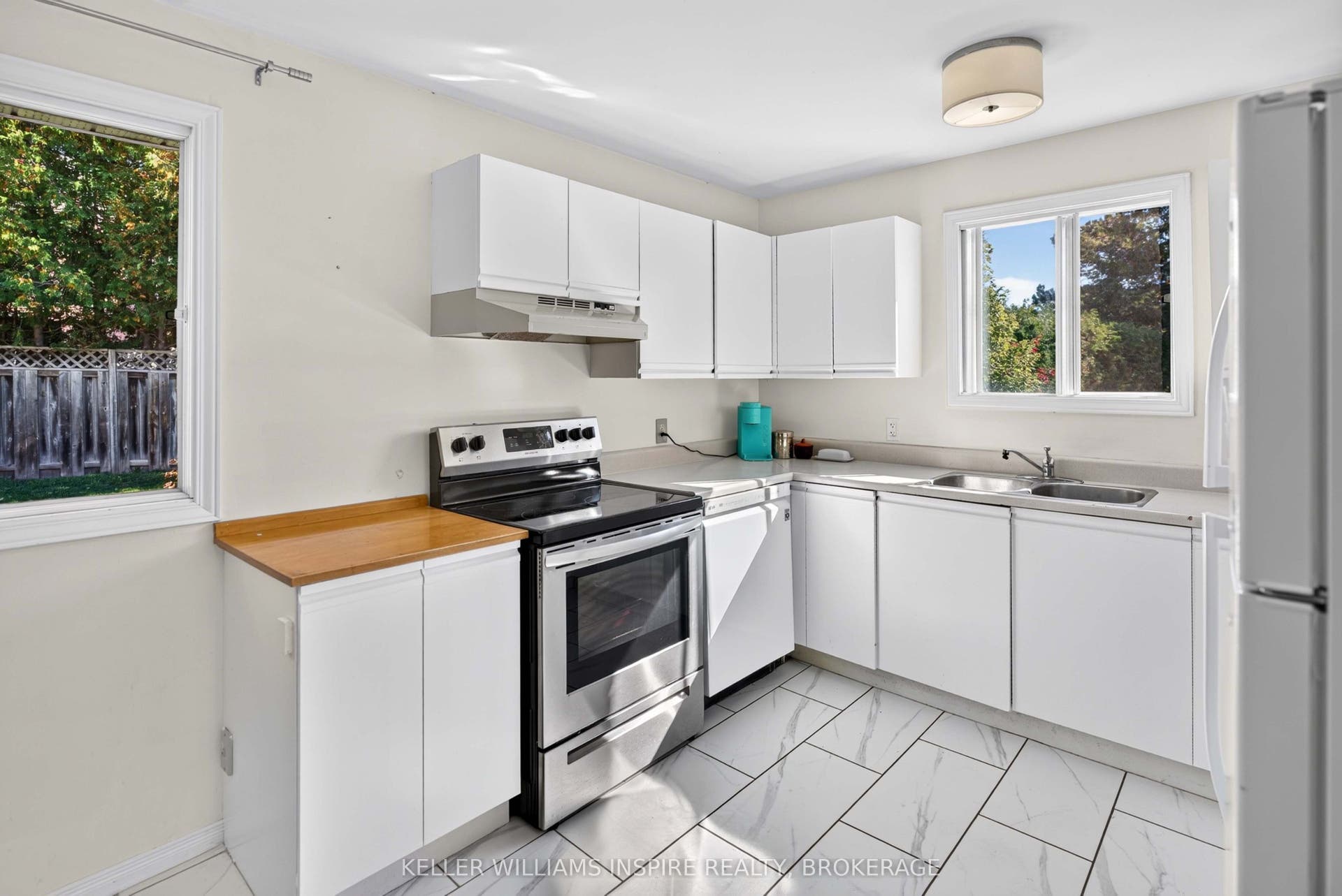 896 Mona Drive, Kingston, Frontenac ON K7P 2H7 896 Mona Drive, Kingston, Frontenac ON K7P 2H7