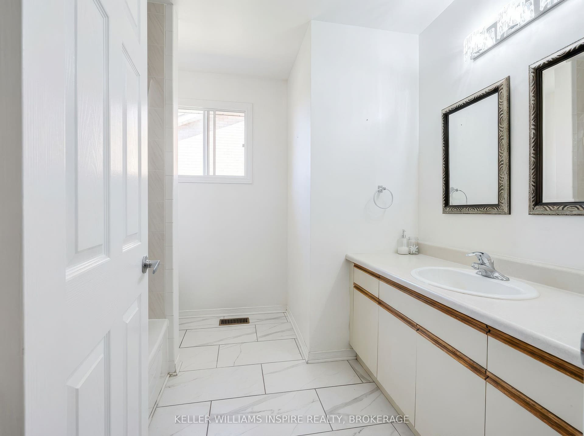 896 Mona Drive, Kingston, Frontenac ON K7P 2H7 896 Mona Drive, Kingston, Frontenac ON K7P 2H7