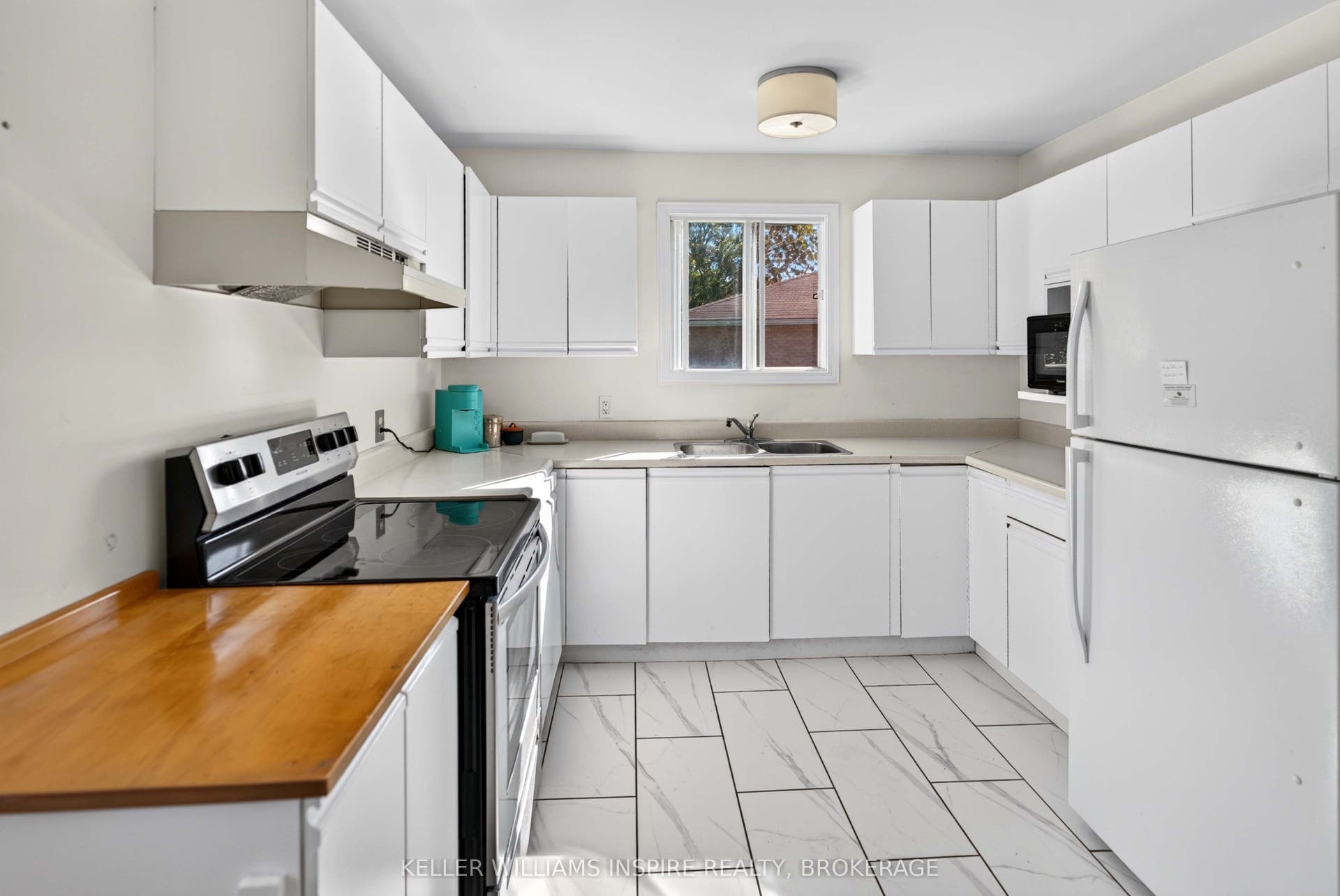 896 Mona Drive, Kingston, Frontenac ON K7P 2H7 896 Mona Drive, Kingston, Frontenac ON K7P 2H7