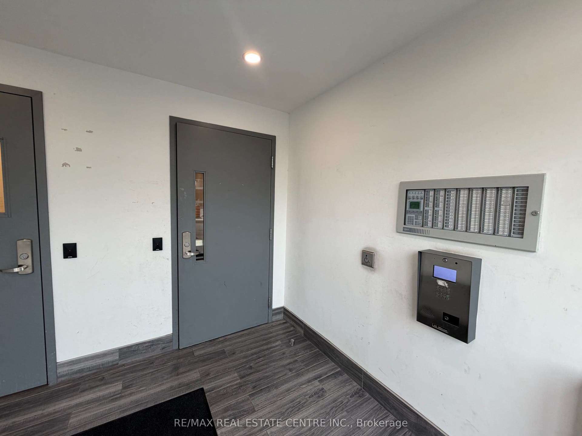 1098 Paisley Road, #105A, Guelph, Wellington ON N1K 0E3 1098 Paisley Road, #105A, Guelph, Wellington ON N1K 0E3