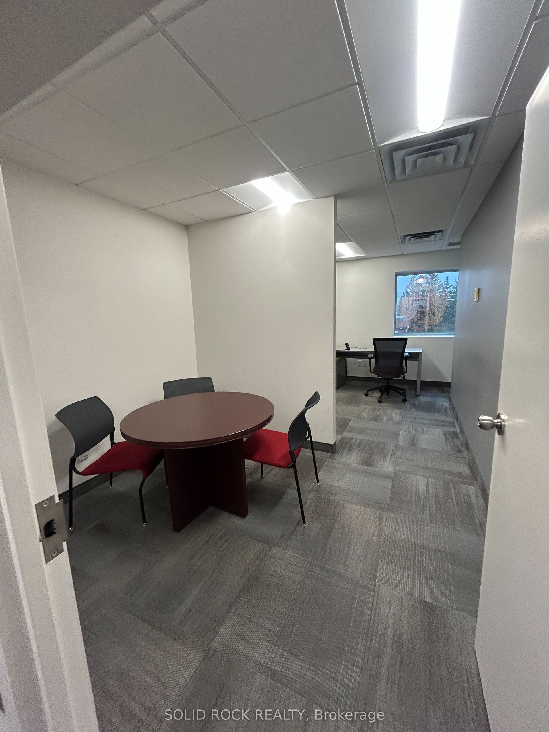 5 Corvus Court, #211, Country Place - Pineglen - Crestview And Area, Ottawa ON K2E 7Z4