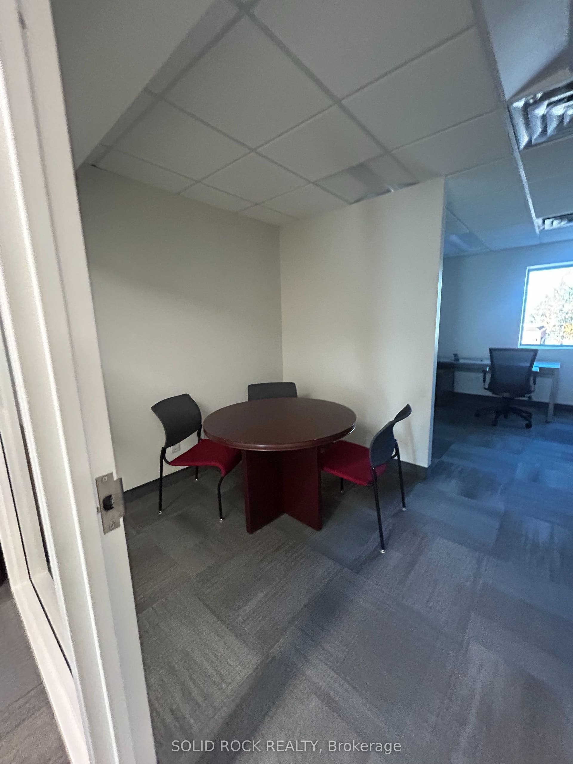 5 Corvus Court, #211, Country Place - Pineglen - Crestview And Area, Ottawa ON K2E 7Z4
