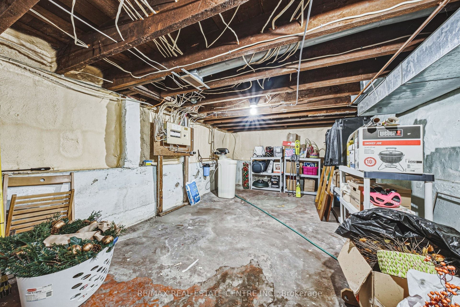 75 Pollock Avenue, Cambridge, Waterloo ON N1R 2B4 75 Pollock Avenue, Cambridge, Waterloo ON N1R 2B4
