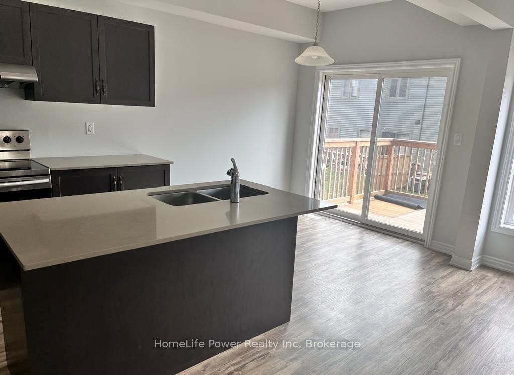 324 Equestrian Way, #40, Cambridge, Waterloo ON N2E 2M6 324 Equestrian Way, #40, Cambridge, Waterloo ON N2E 2M6