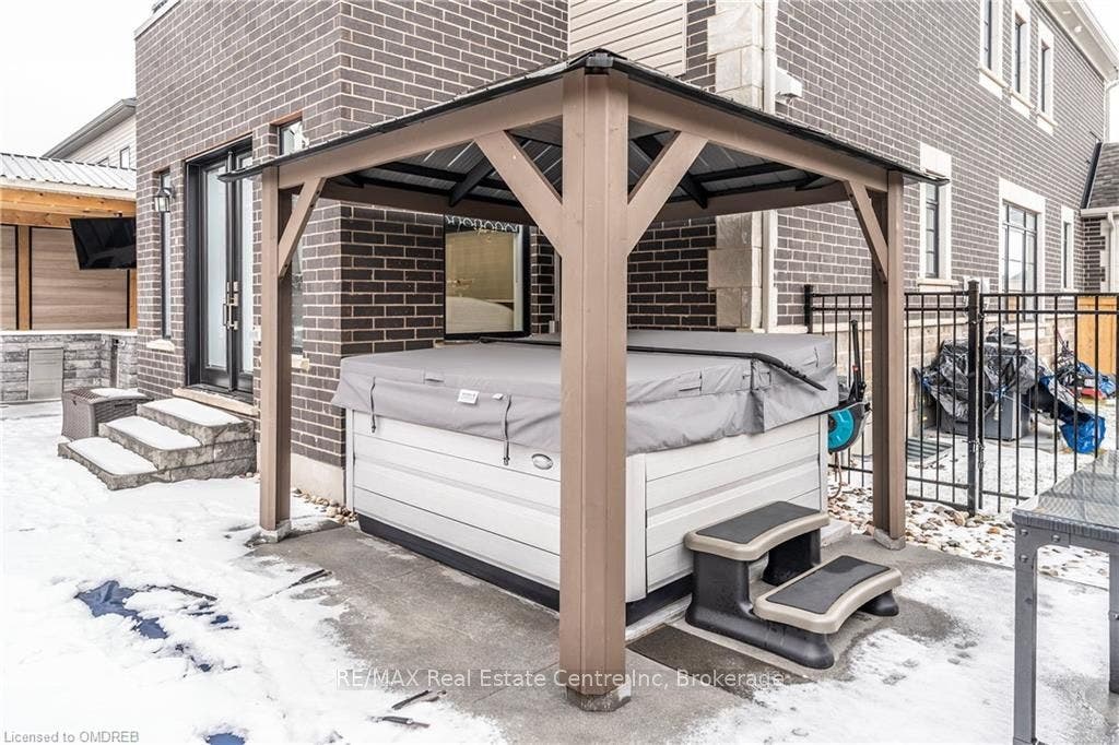 115 MCCANN Street, Guelph, Wellington ON N1G 0A8 115 MCCANN Street, Guelph, Wellington ON N1G 0A8