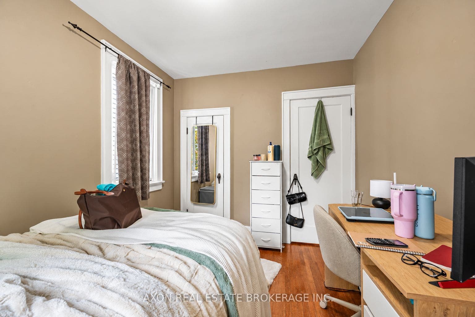 424 VICTORIA Street, Kingston, Frontenac ON K7L 3Z5 424 VICTORIA Street, Kingston, Frontenac ON K7L 3Z5