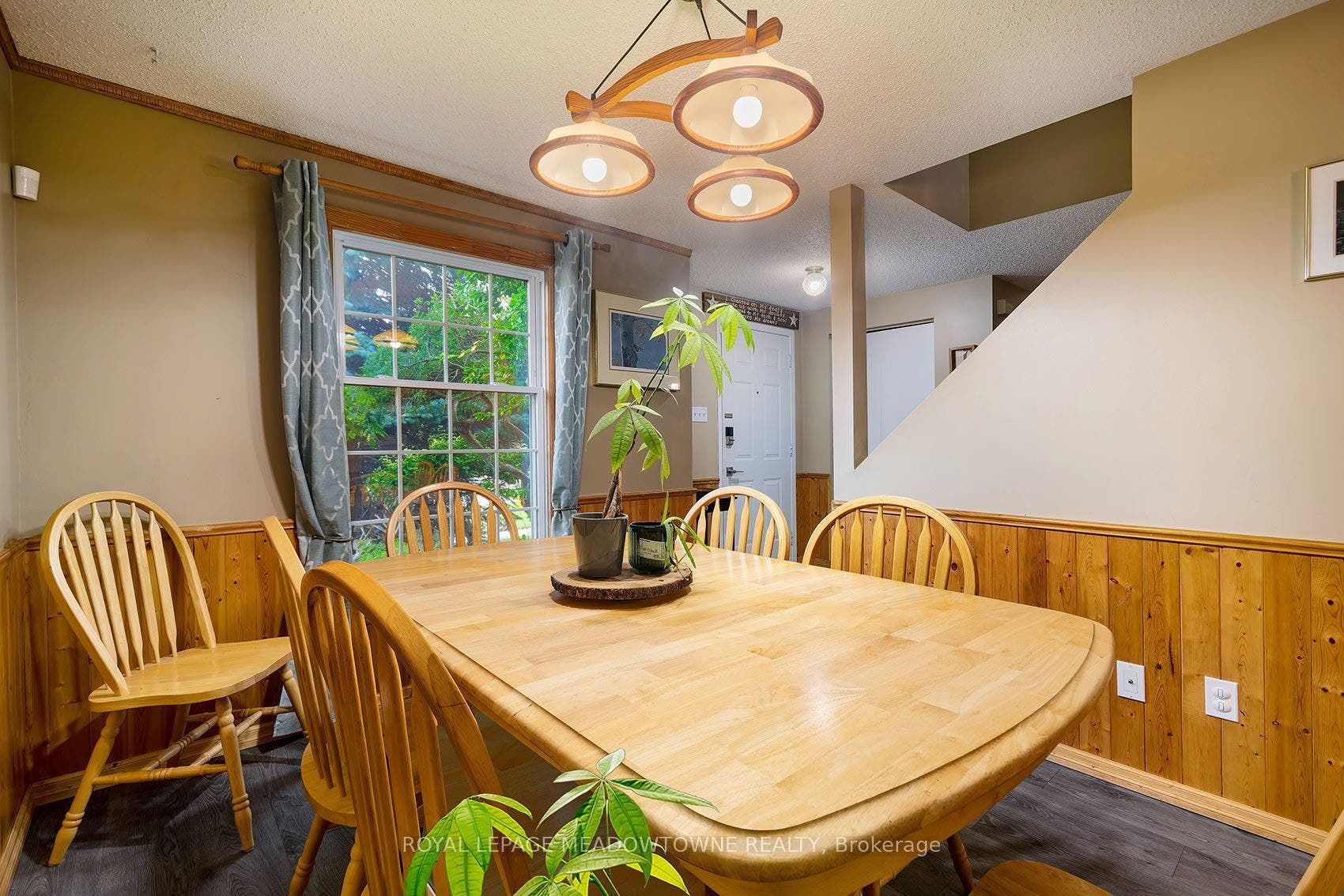 209 Elmira Road S, Guelph, Wellington ON N1K 1R2 209 Elmira Road S, Guelph, Wellington ON N1K 1R2