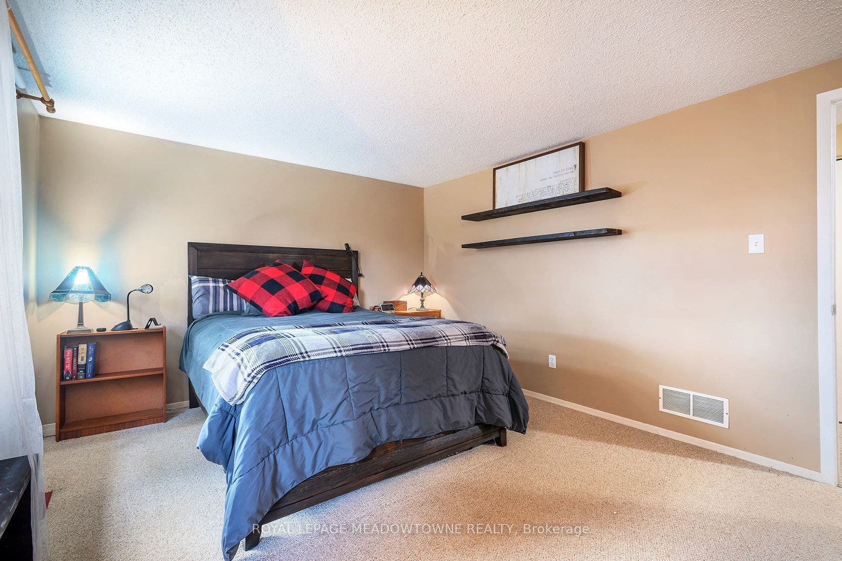 209 Elmira Road S, Guelph, Wellington ON N1K 1R2 209 Elmira Road S, Guelph, Wellington ON N1K 1R2
