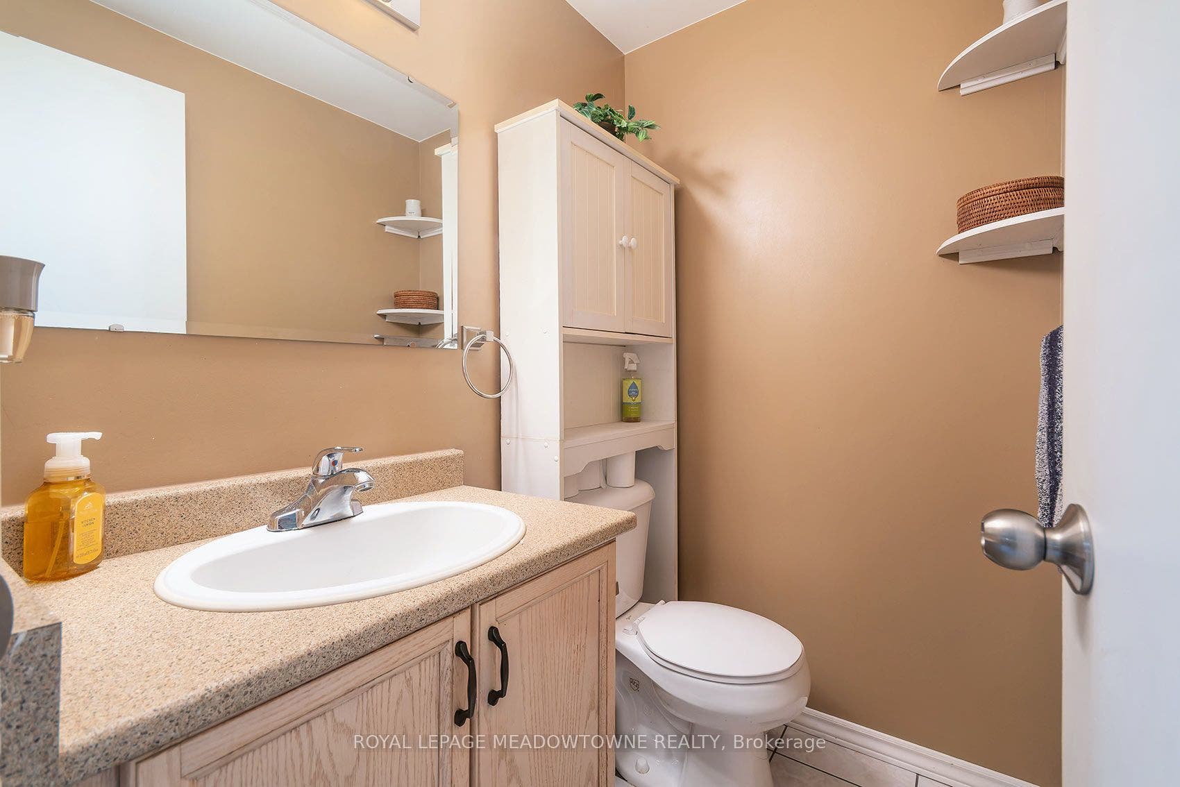 209 Elmira Road S, Guelph, Wellington ON N1K 1R2 209 Elmira Road S, Guelph, Wellington ON N1K 1R2