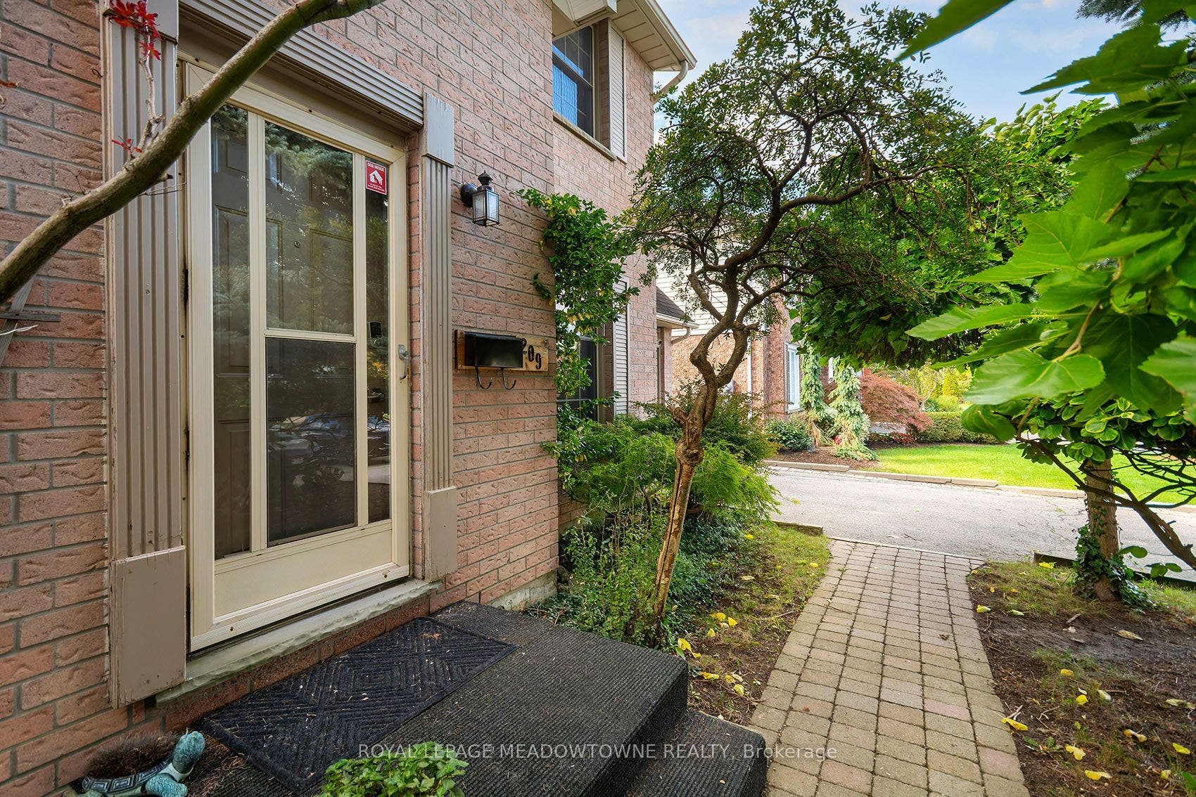 209 Elmira Road S, Guelph, Wellington ON N1K 1R2 209 Elmira Road S, Guelph, Wellington ON N1K 1R2