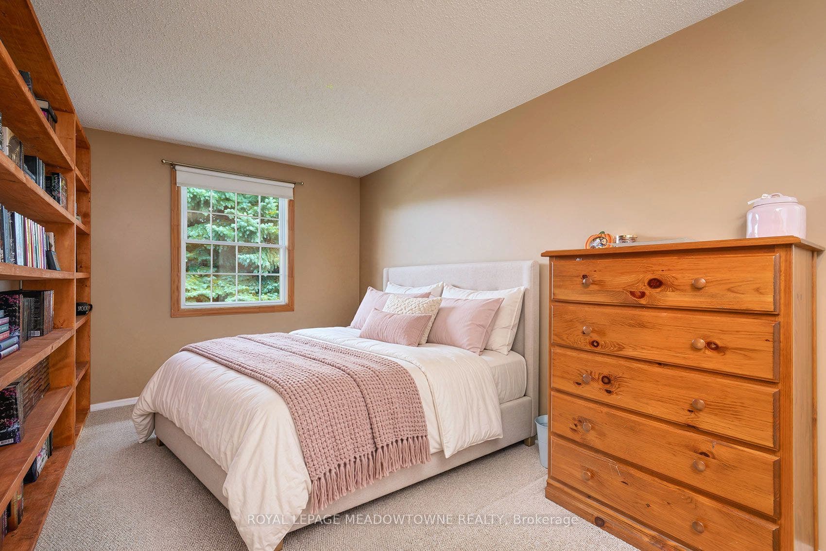 209 Elmira Road S, Guelph, Wellington ON N1K 1R2 209 Elmira Road S, Guelph, Wellington ON N1K 1R2