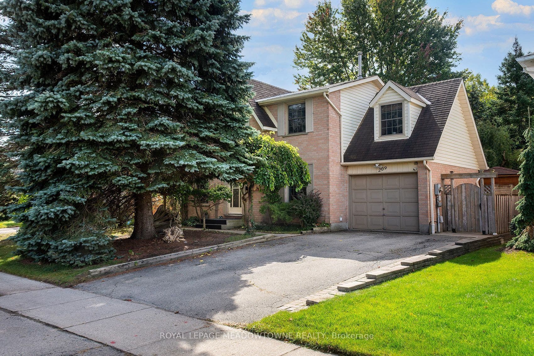 209 Elmira Road S, Guelph, Wellington ON N1K 1R2 209 Elmira Road S, Guelph, Wellington ON N1K 1R2
