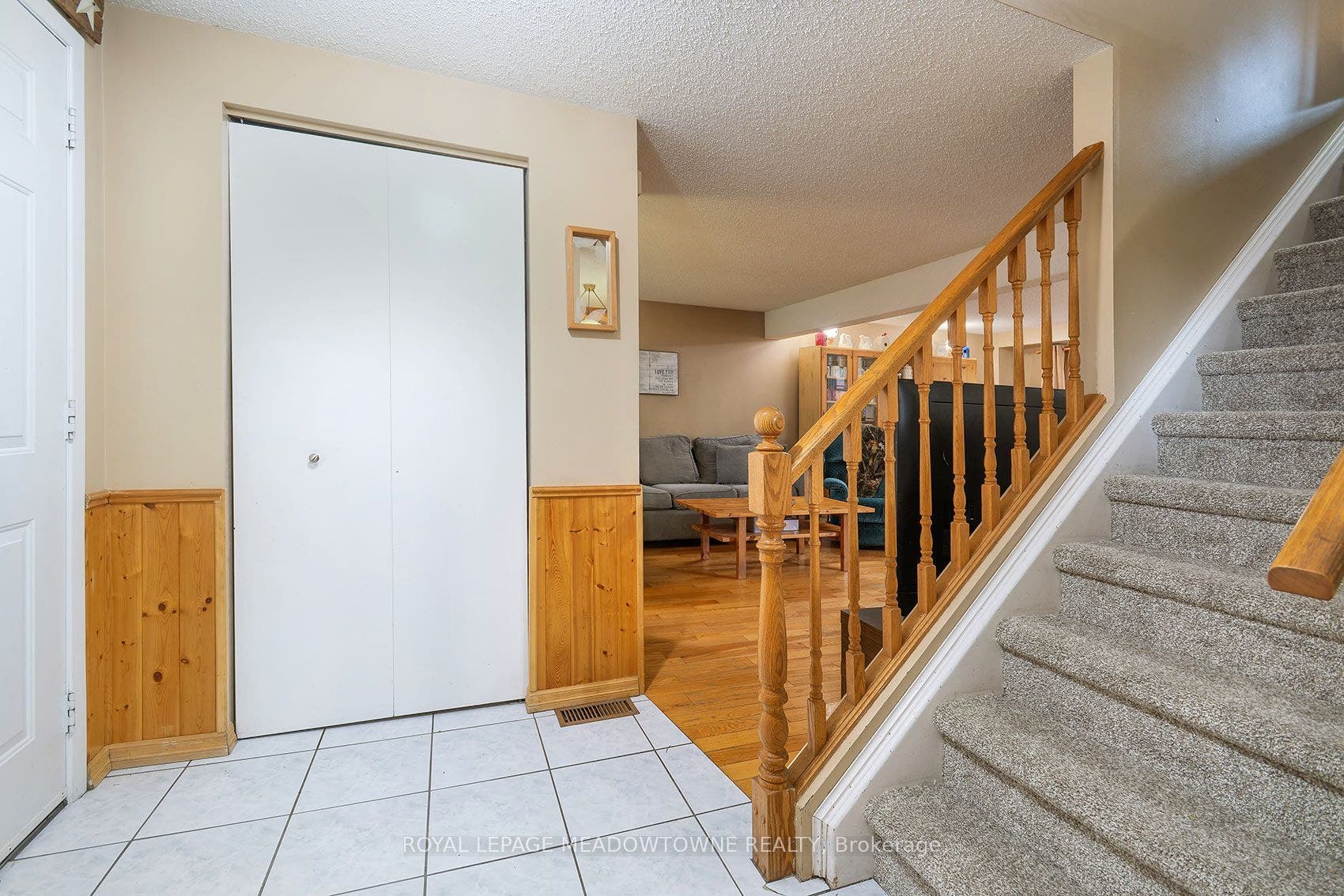 209 Elmira Road S, Guelph, Wellington ON N1K 1R2 209 Elmira Road S, Guelph, Wellington ON N1K 1R2