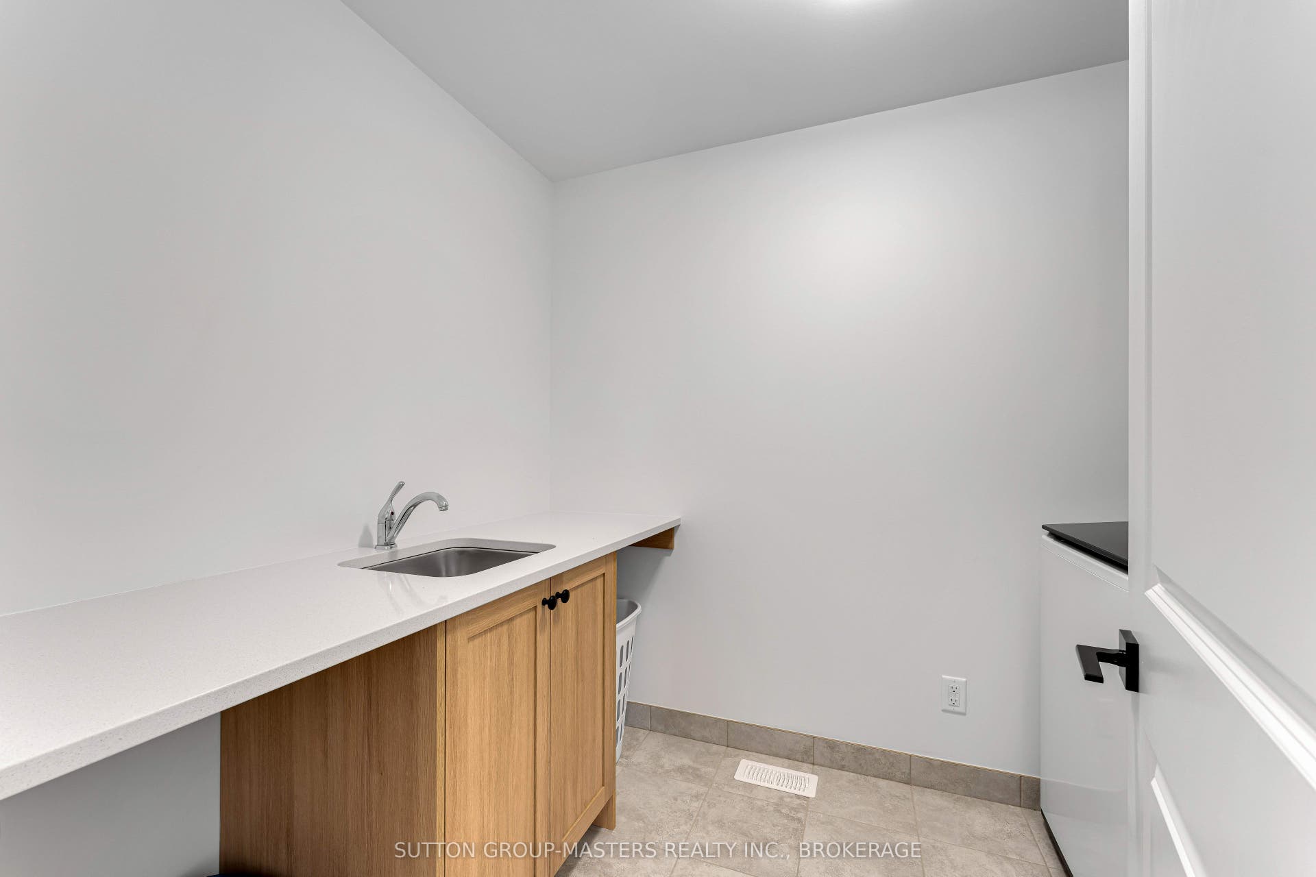 1283 Delancey Drive, Kingston, Frontenac ON K7M 0H5