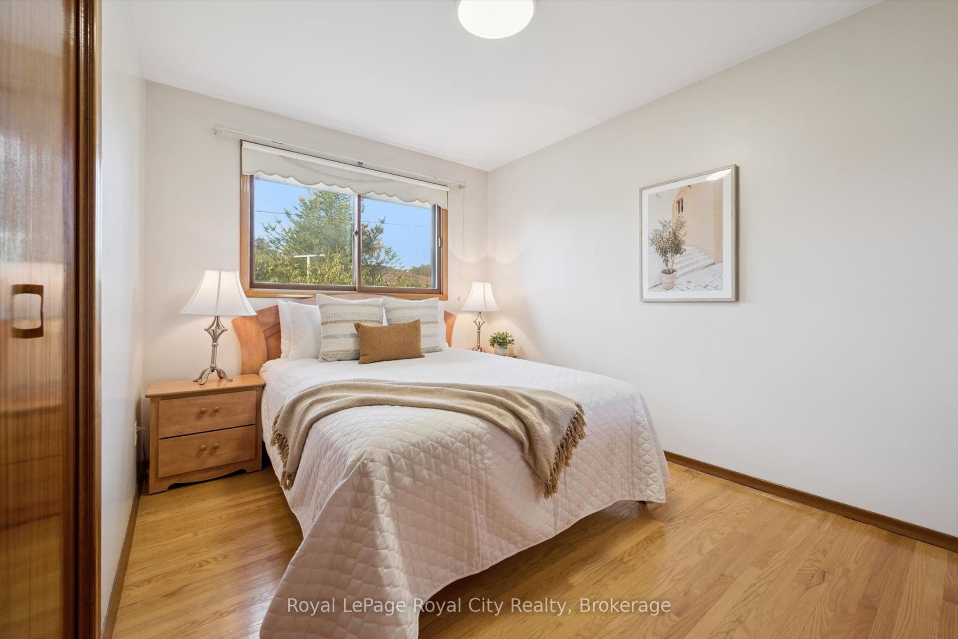 27 Palermo Crescent, Guelph, Wellington ON N1E 2J8 27 Palermo Crescent, Guelph, Wellington ON N1E 2J8