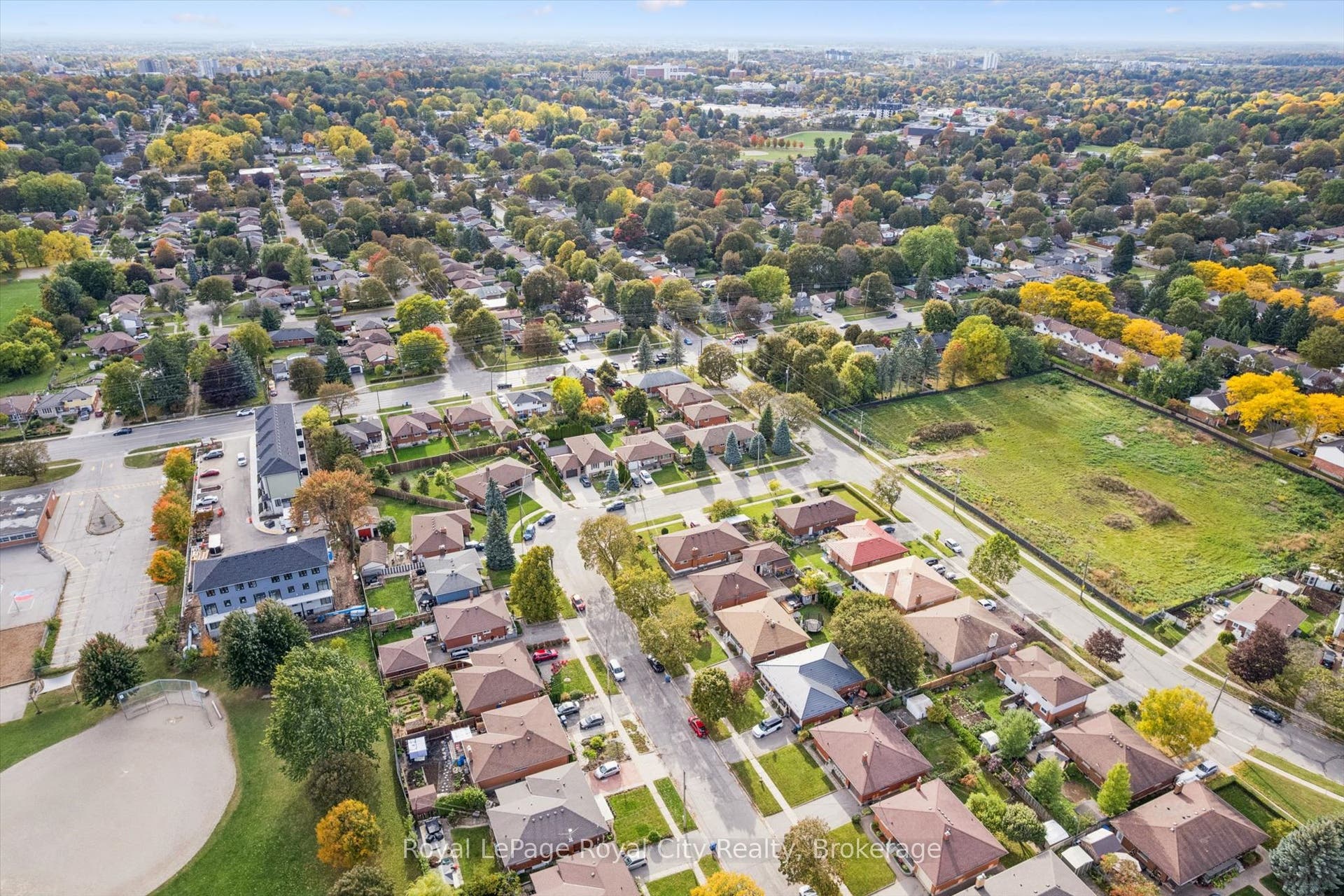 27 Palermo Crescent, Guelph, Wellington ON N1E 2J8 27 Palermo Crescent, Guelph, Wellington ON N1E 2J8