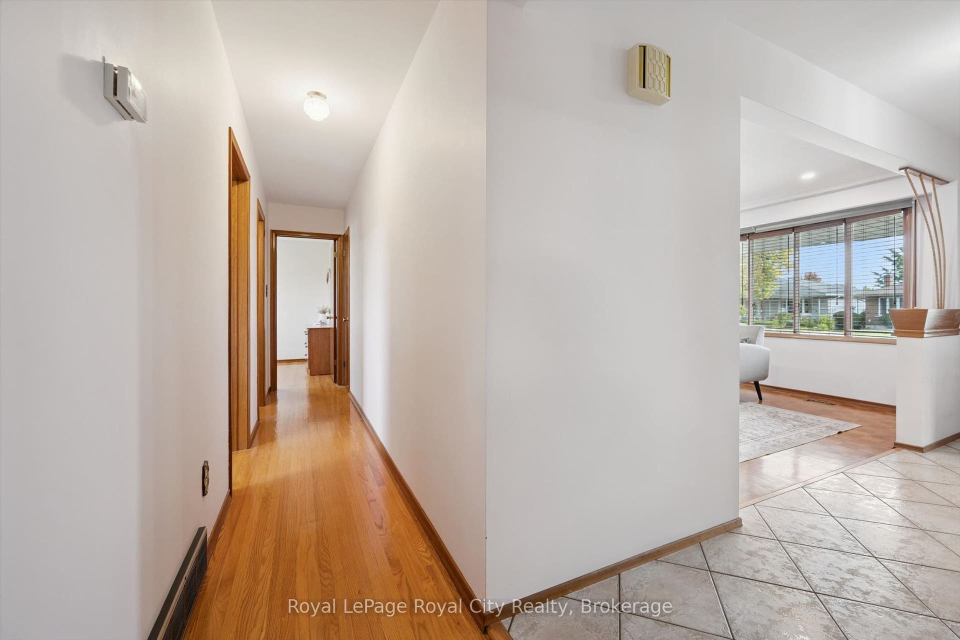27 Palermo Crescent, Guelph, Wellington ON N1E 2J8 27 Palermo Crescent, Guelph, Wellington ON N1E 2J8