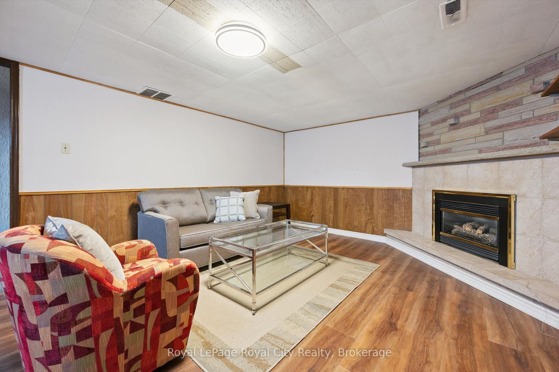 27 Palermo Crescent, Guelph, Wellington ON N1E 2J8 27 Palermo Crescent, Guelph, Wellington ON N1E 2J8